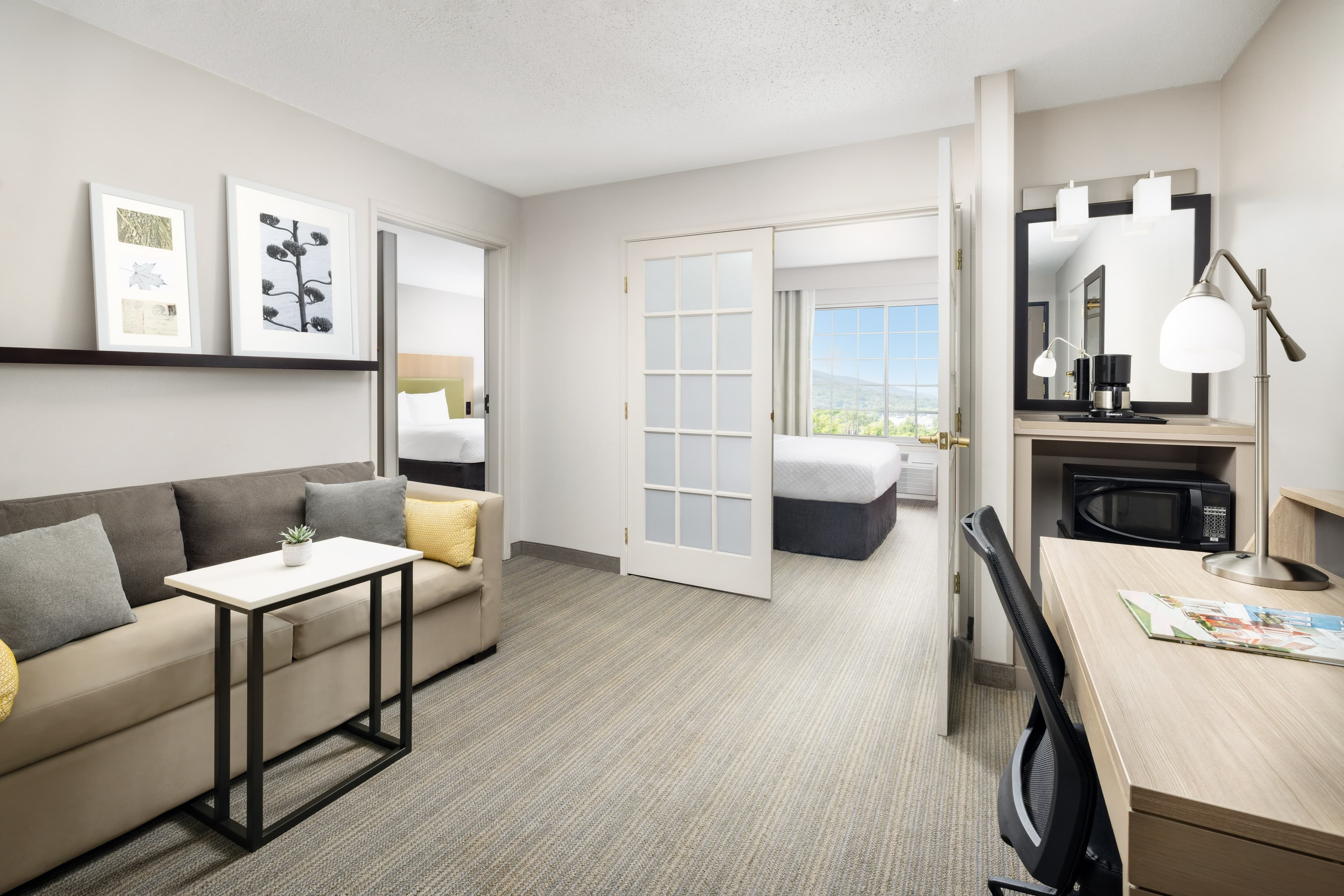 Country Inn & Suites by Radisson, Big Flats (Elmira), NY — 14