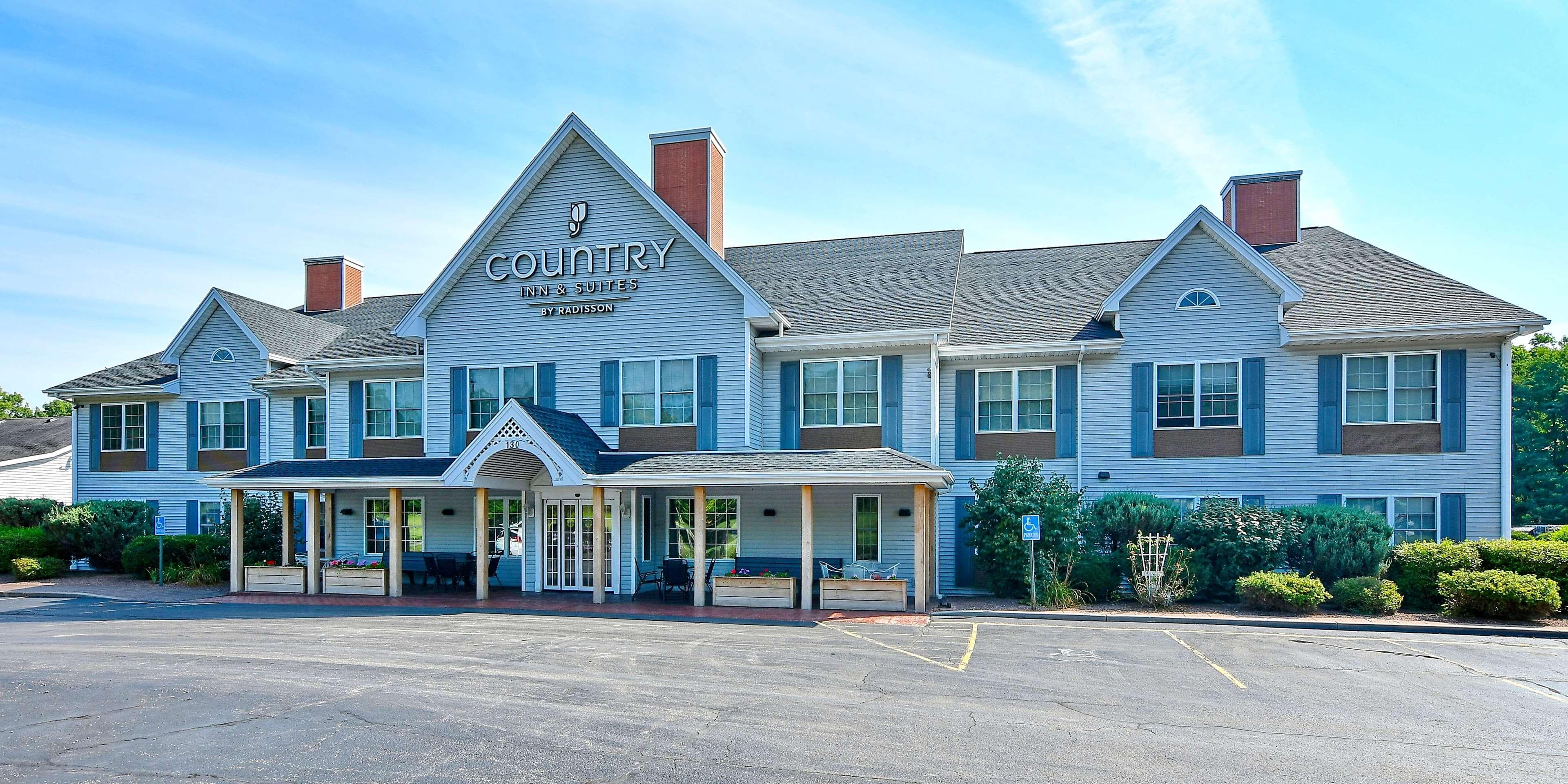 Country Inn & Suites by Radisson, Mount Morris, NY - Image 1