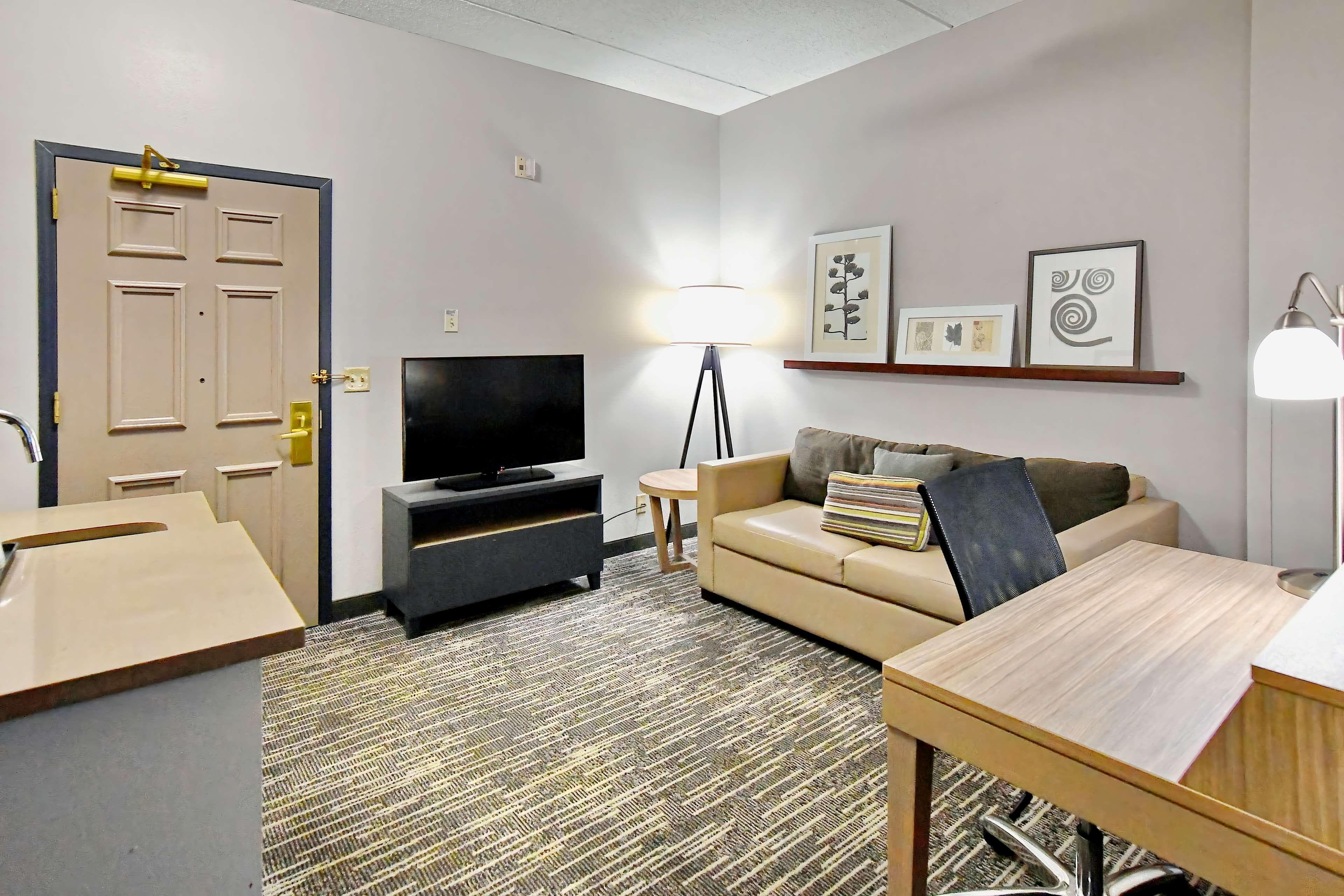 Country Inn & Suites by Radisson, Mount Morris, NY - Image 3
