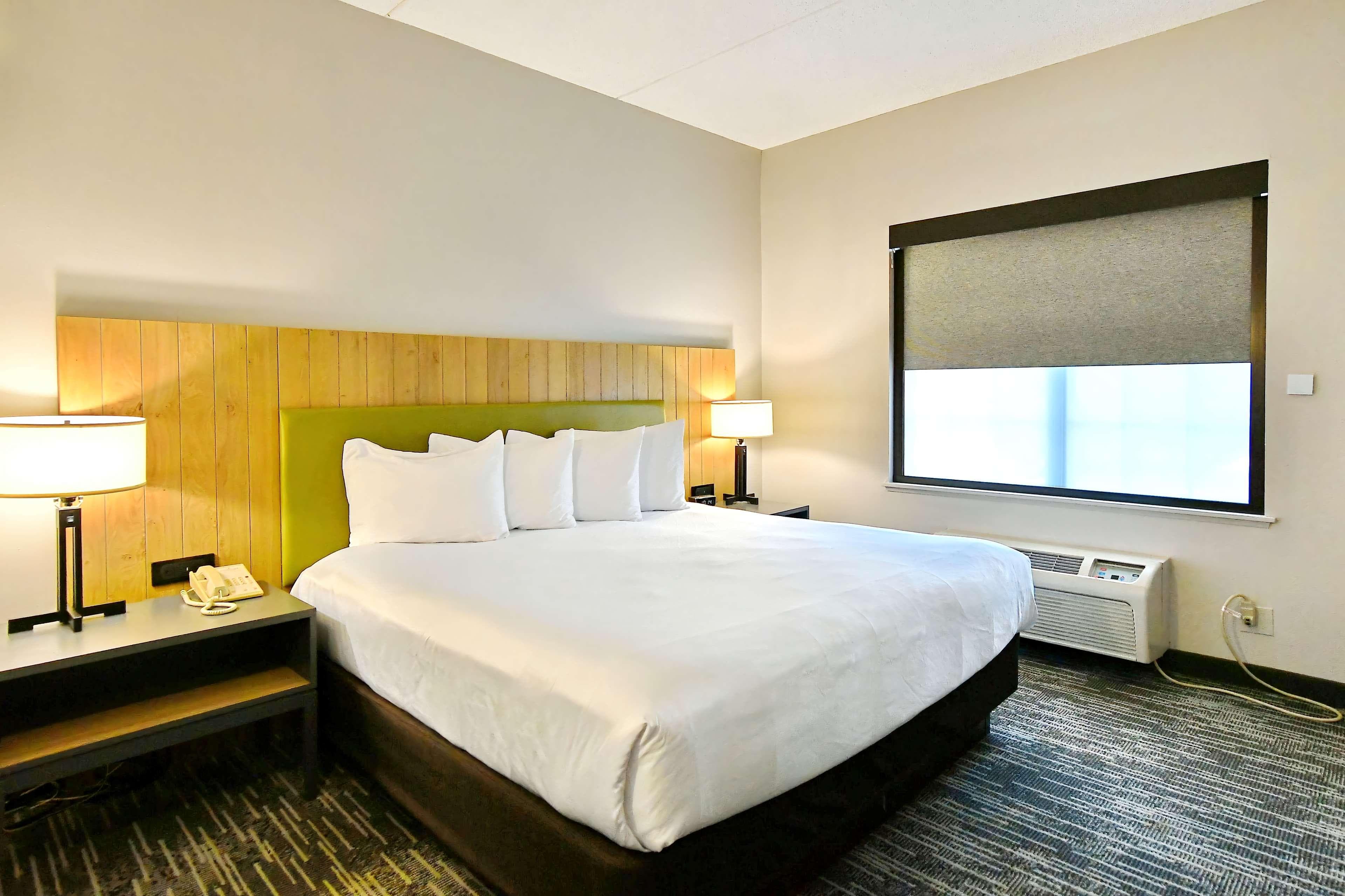 Country Inn & Suites by Radisson, Mount Morris, NY — 4