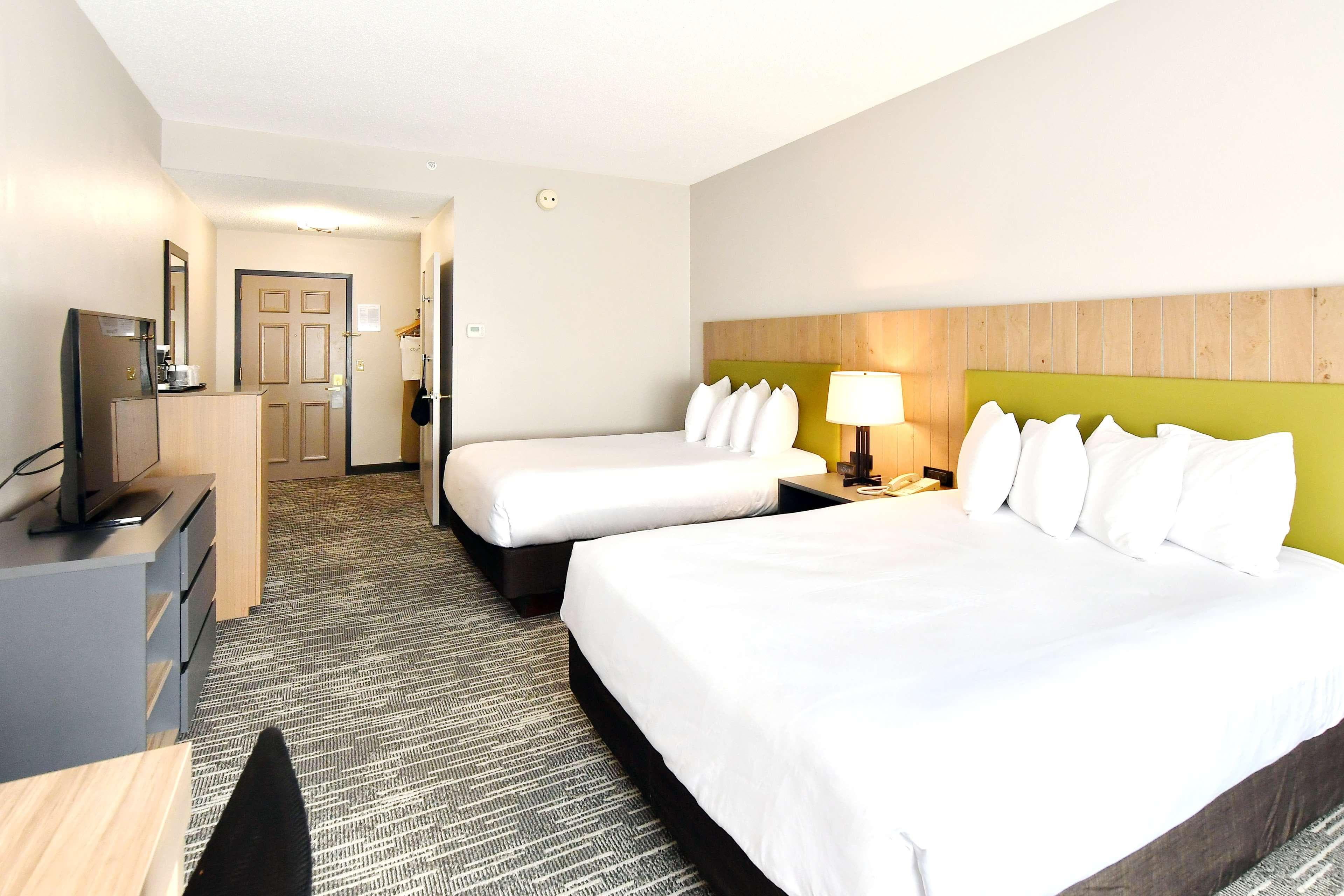 Country Inn & Suites by Radisson, Mount Morris, NY - Image 2