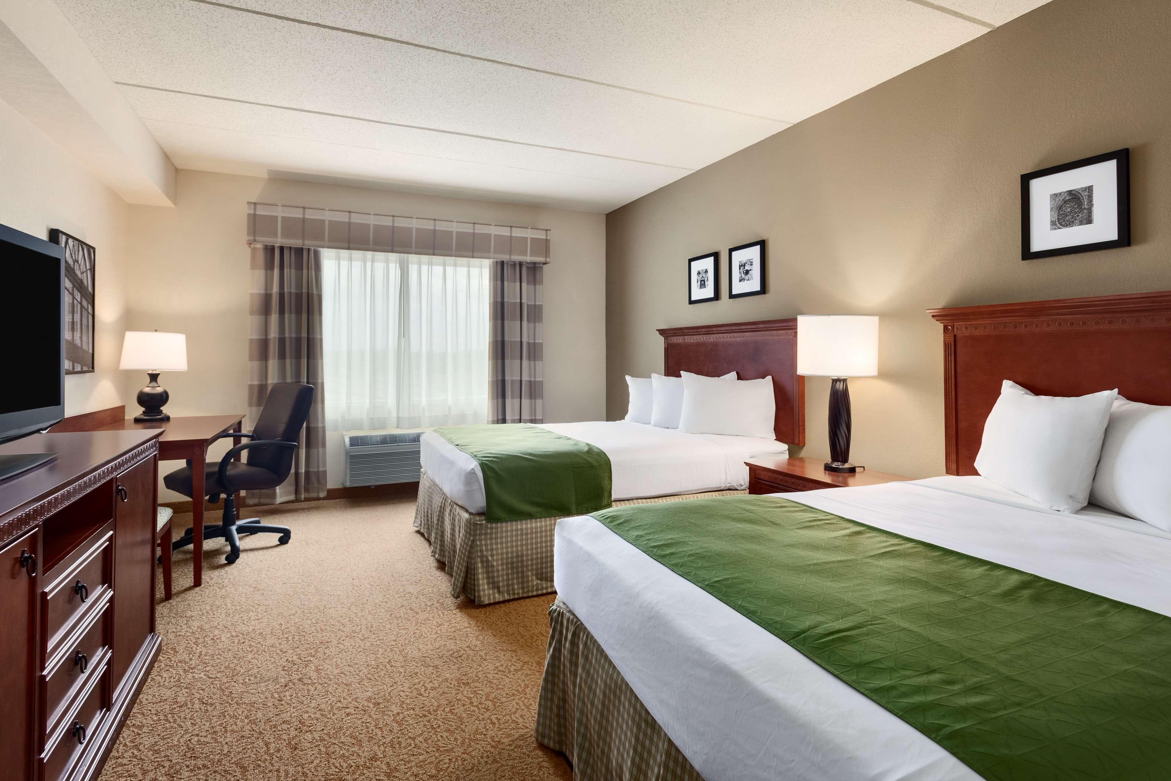 Country Inn & Suites by Radisson, Buffalo South I-90, NY — 7
