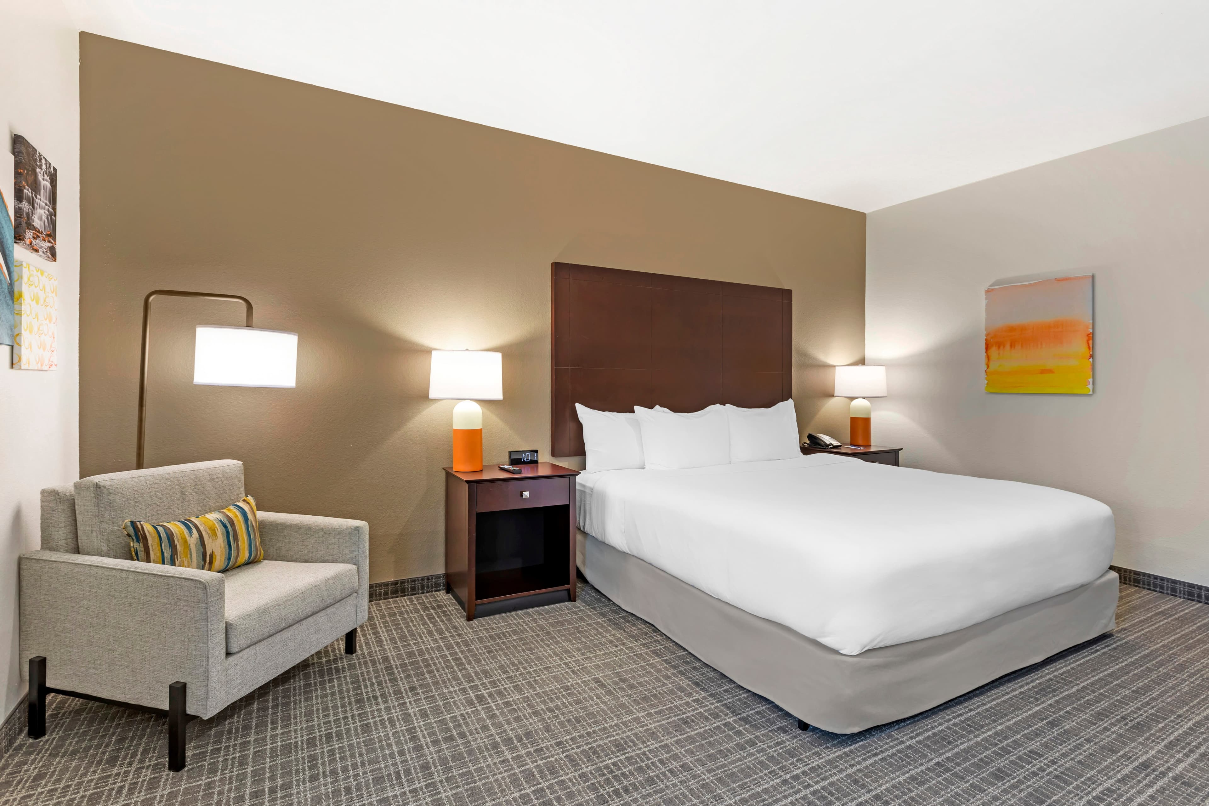 Comfort Inn & Suites Verona at Turning Stone Resort Casino — 7