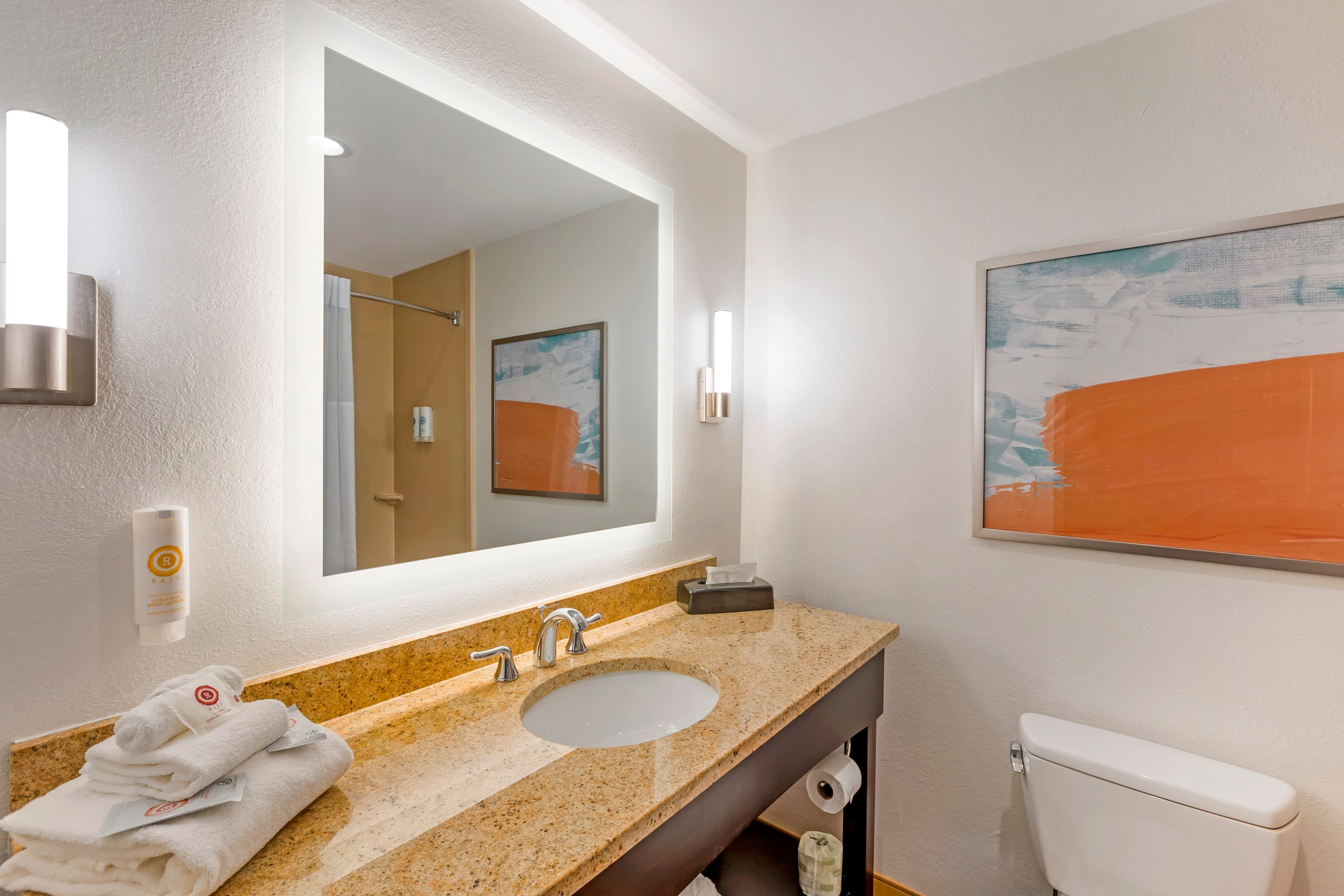 Comfort Inn & Suites Verona at Turning Stone Resort Casino - Image 5