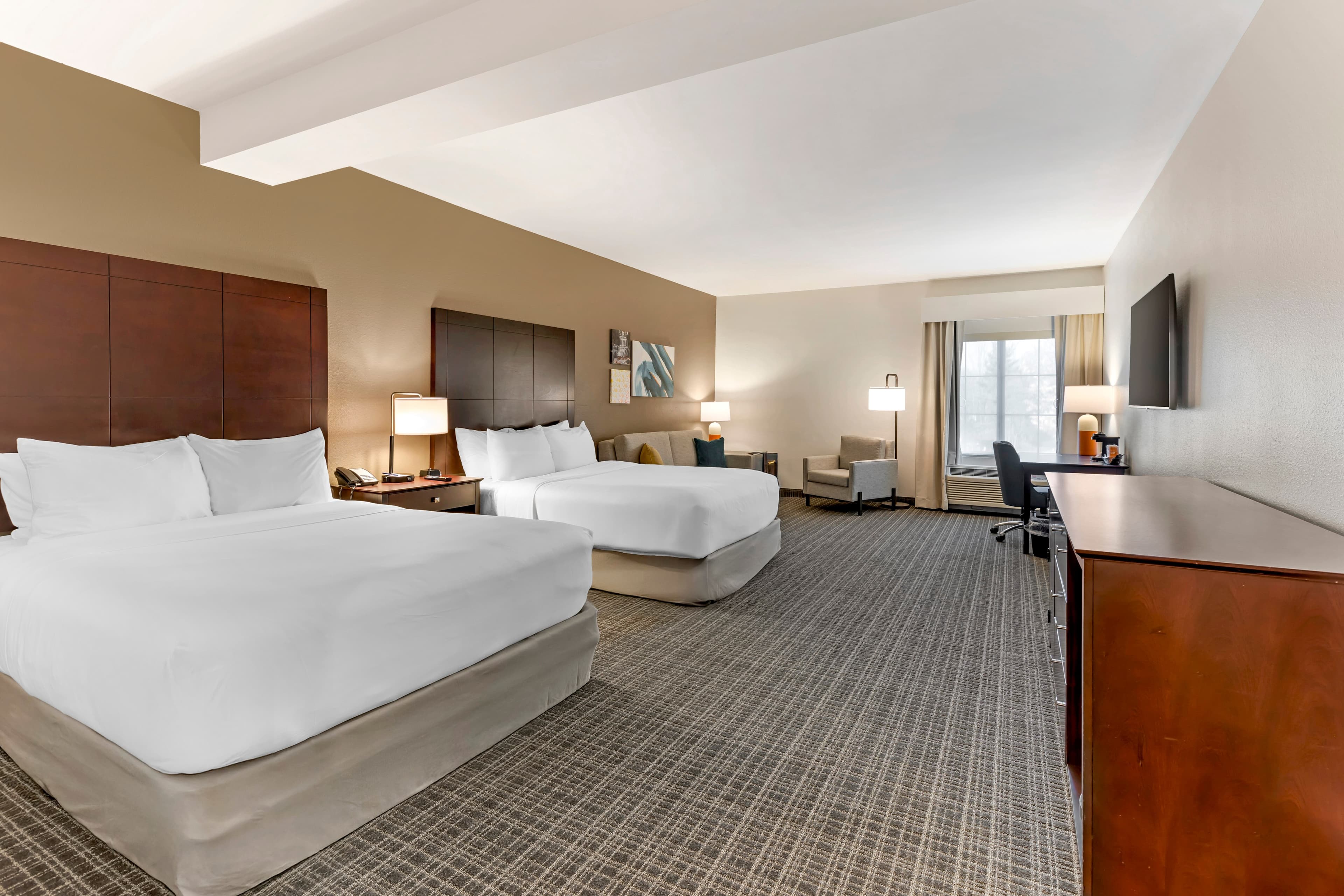 Comfort Inn & Suites Verona at Turning Stone Resort Casino — 18