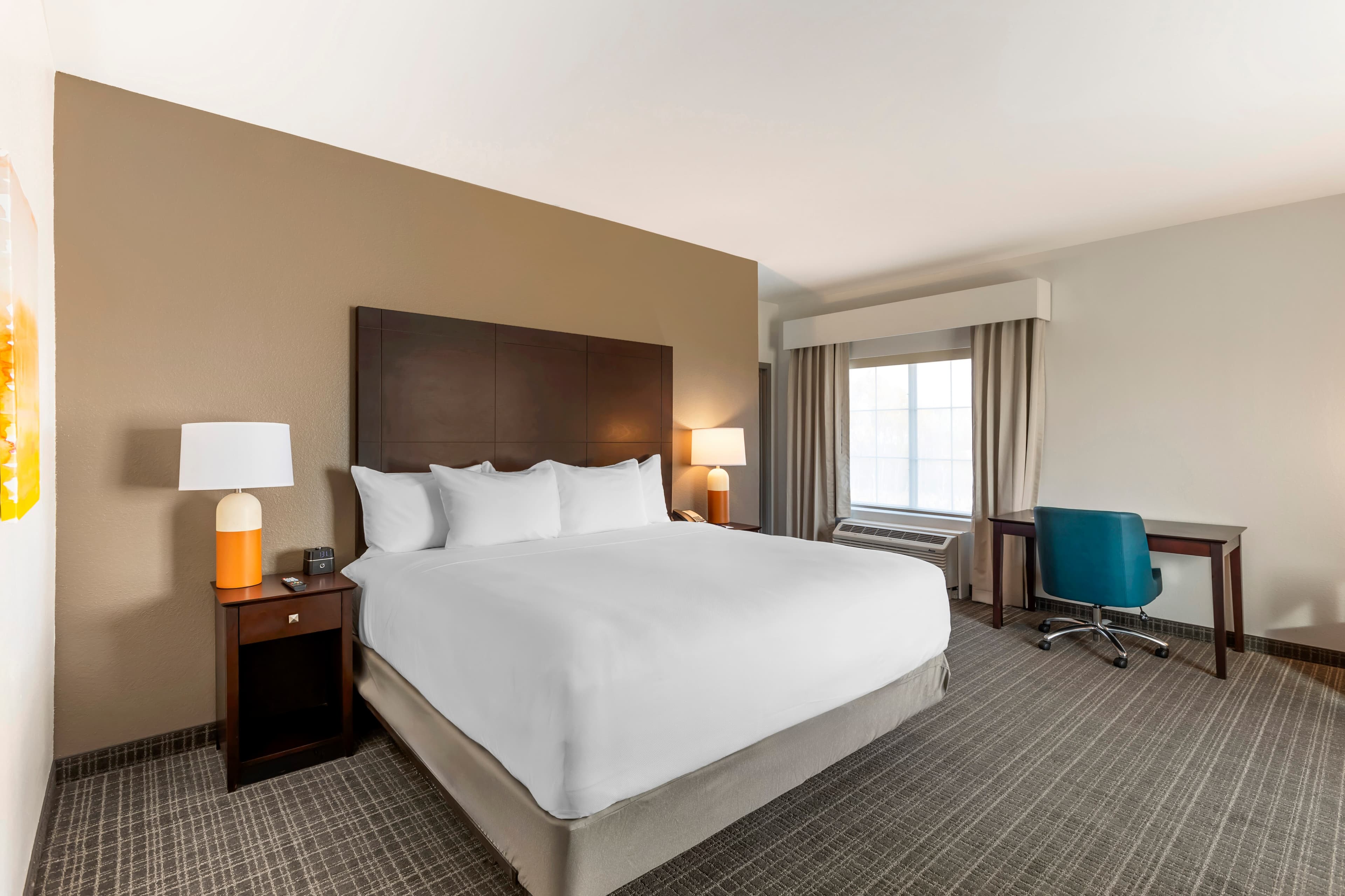 Comfort Inn & Suites Verona at Turning Stone Resort Casino — 10