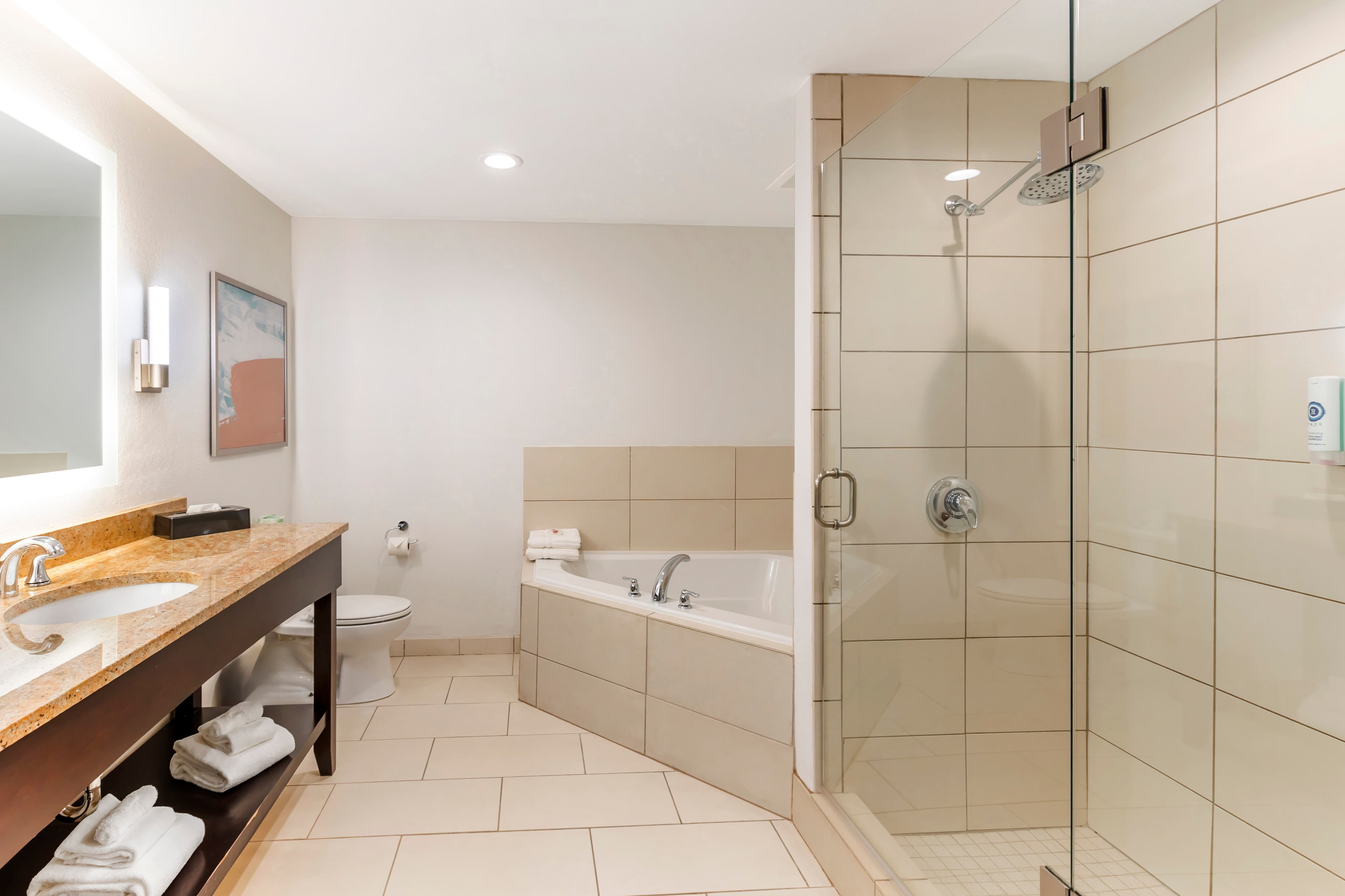 Comfort Inn & Suites Verona at Turning Stone Resort Casino — 13