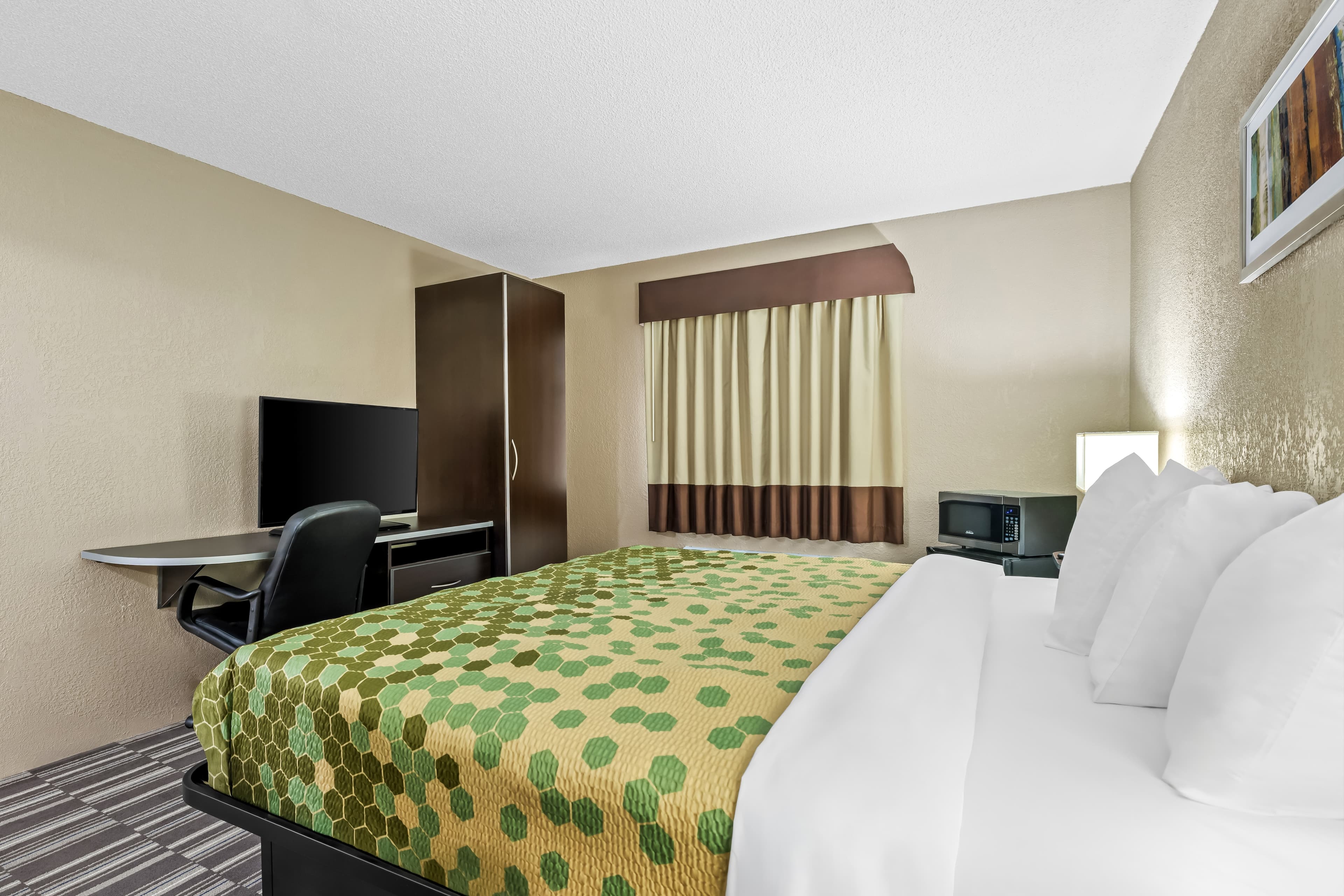 Rodeway Inn — 10