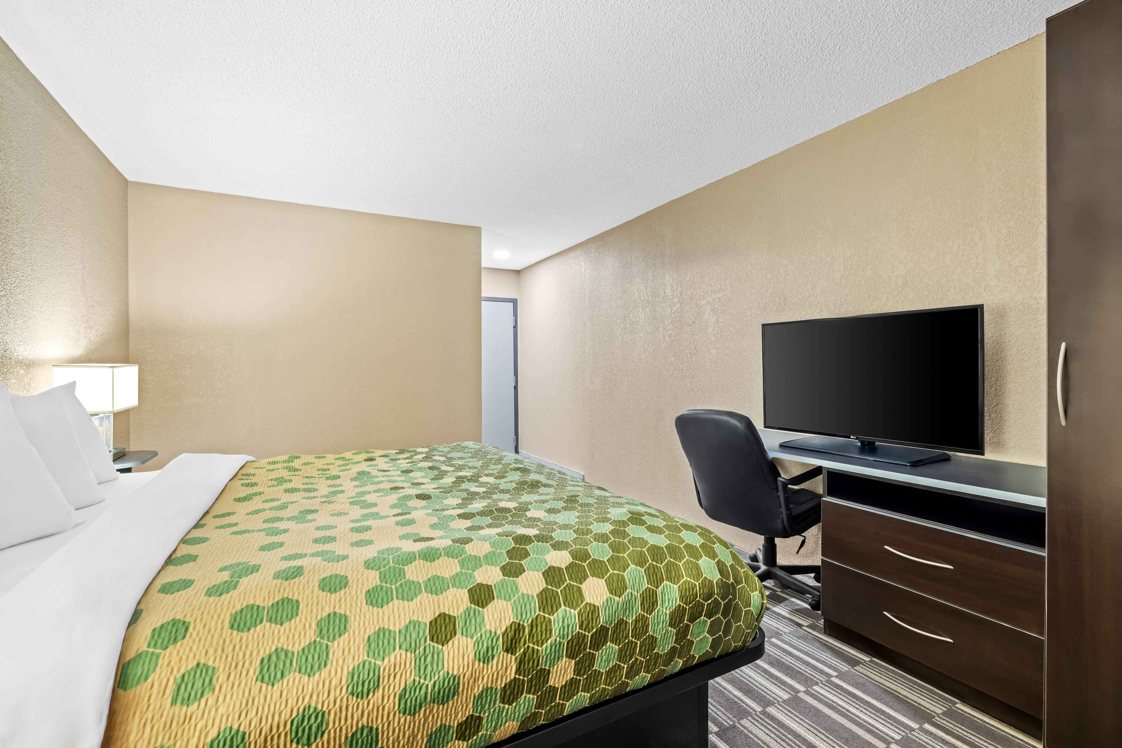 Rodeway Inn — 12