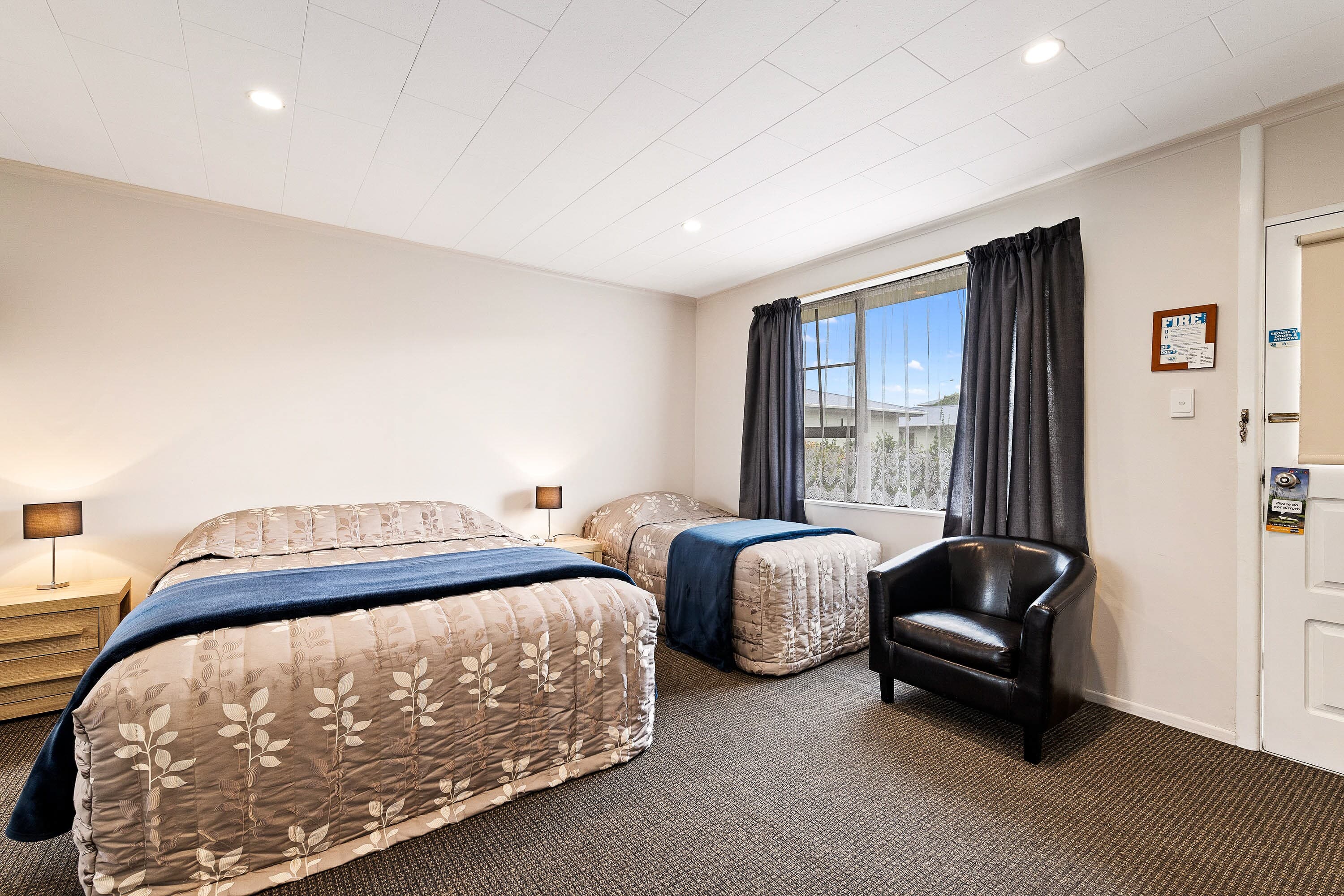 Econo Lodge Canterbury Court - Image 5