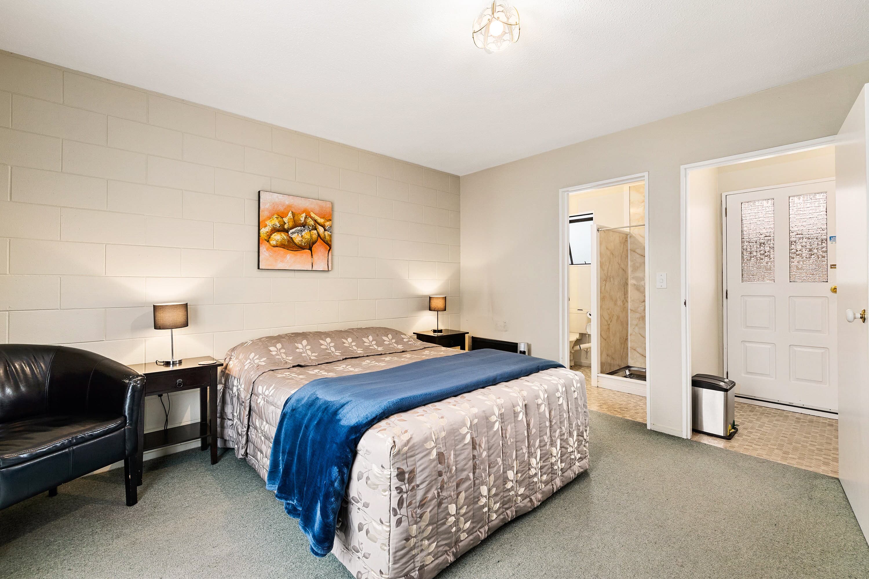 Econo Lodge Canterbury Court — 19