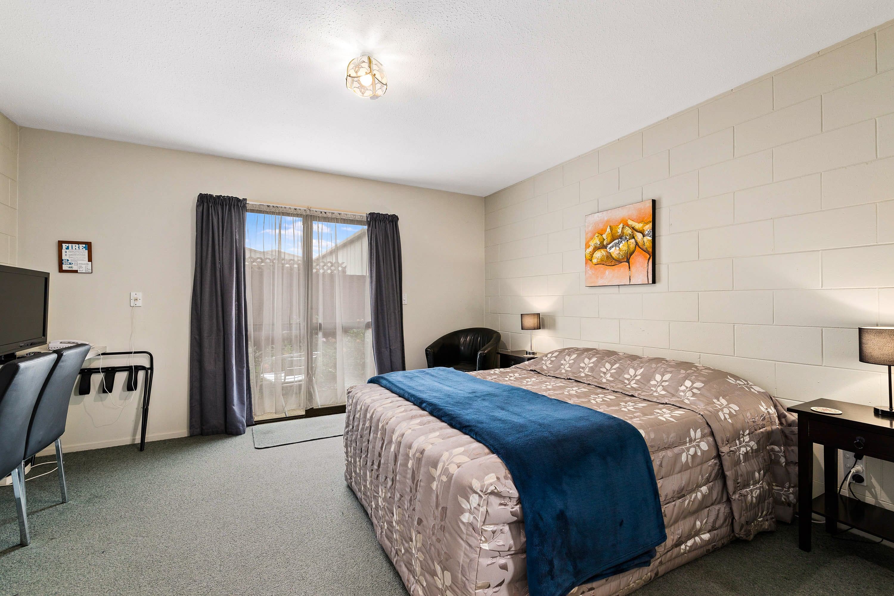 Econo Lodge Canterbury Court — 20