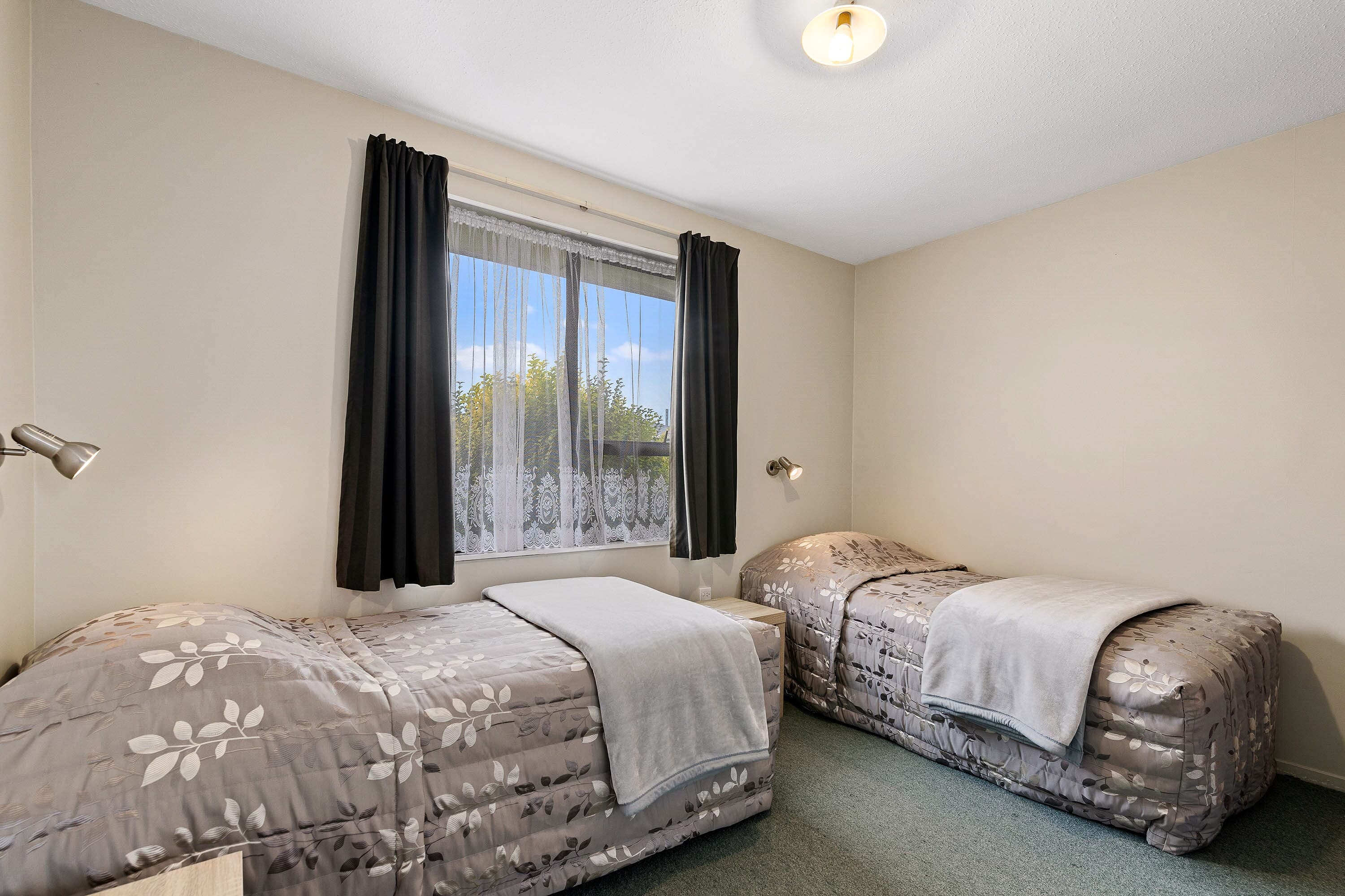 Econo Lodge Canterbury Court — 14