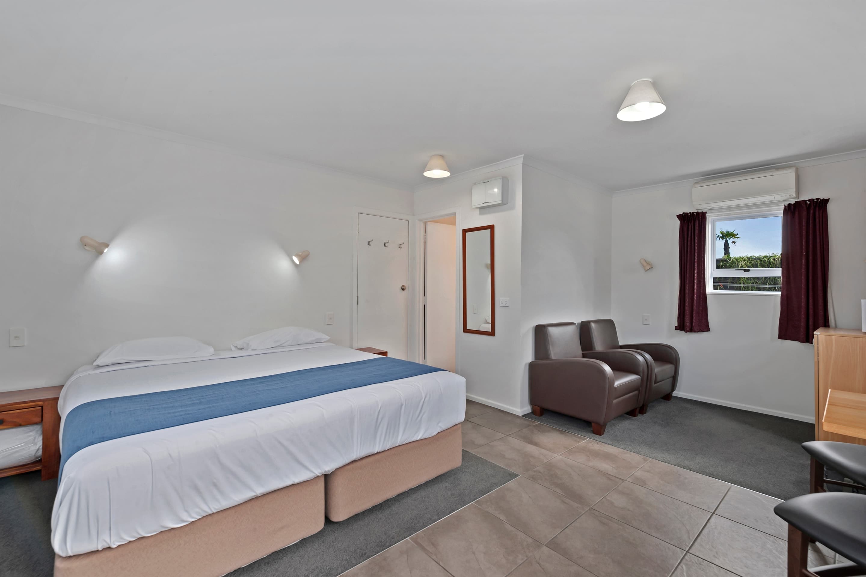 Comfort Inn Westshore Beach — 12