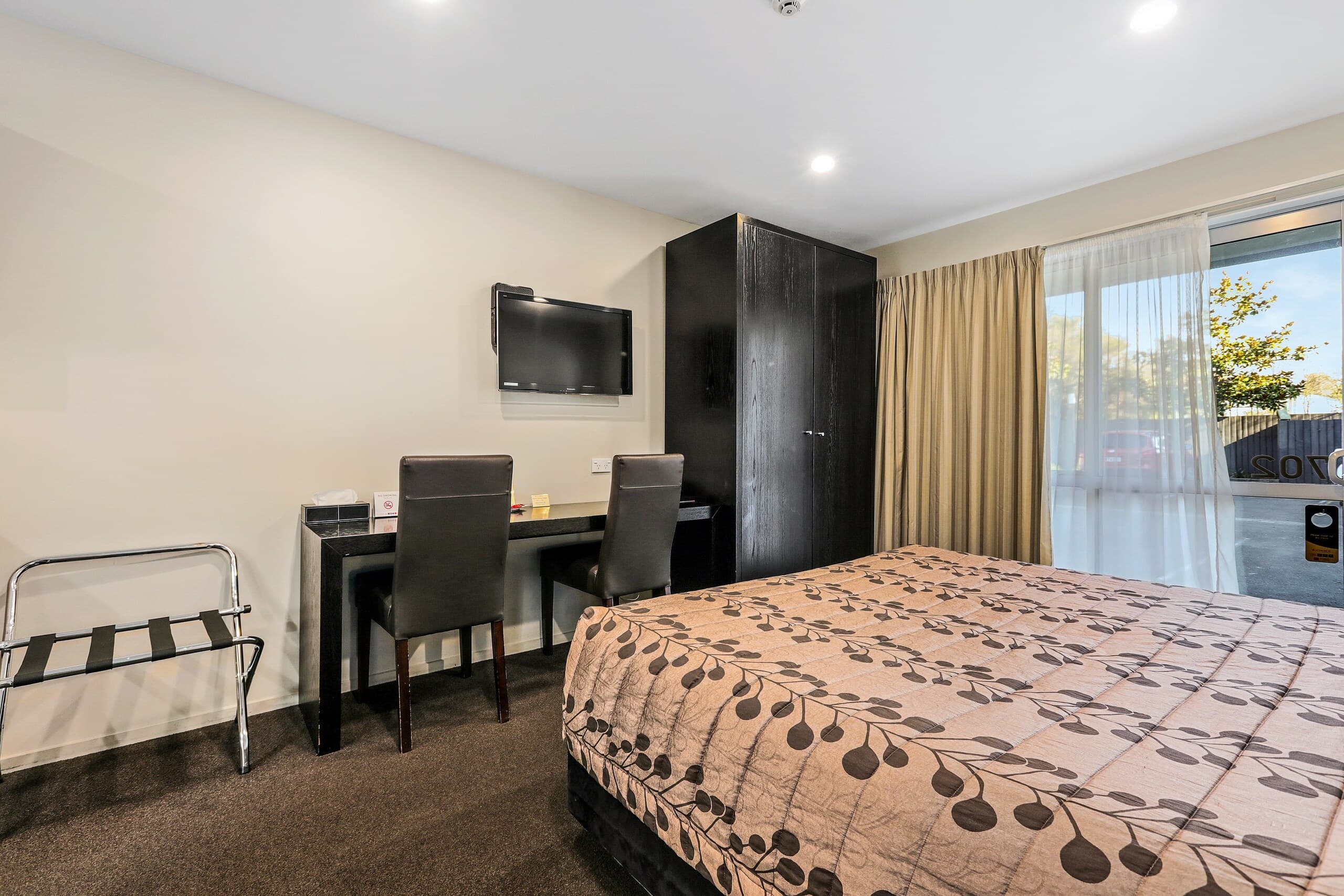 Quality Suites Amore - Image 4