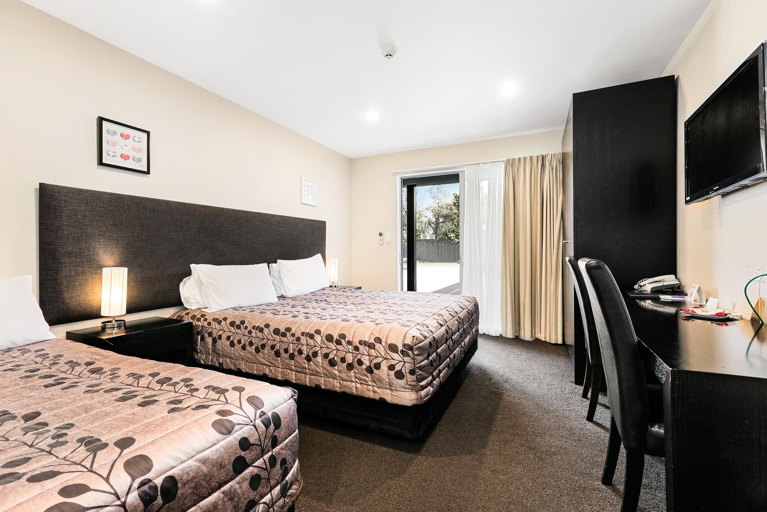 Quality Suites Amore — 6