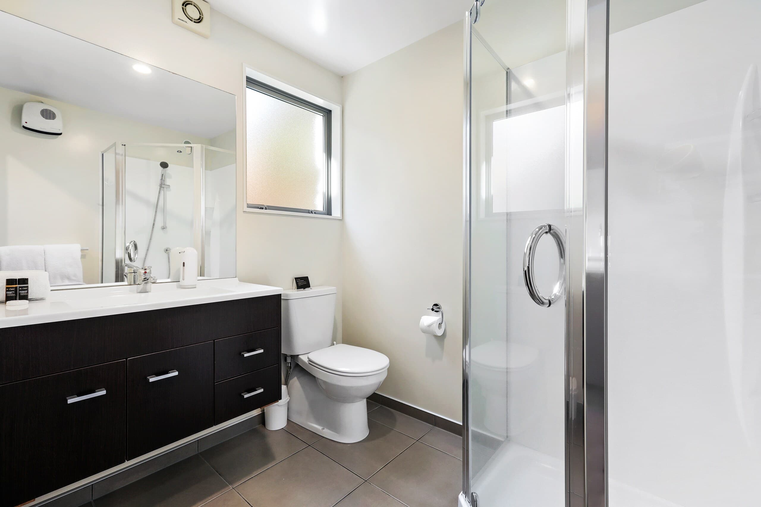 Quality Suites Amore — 9