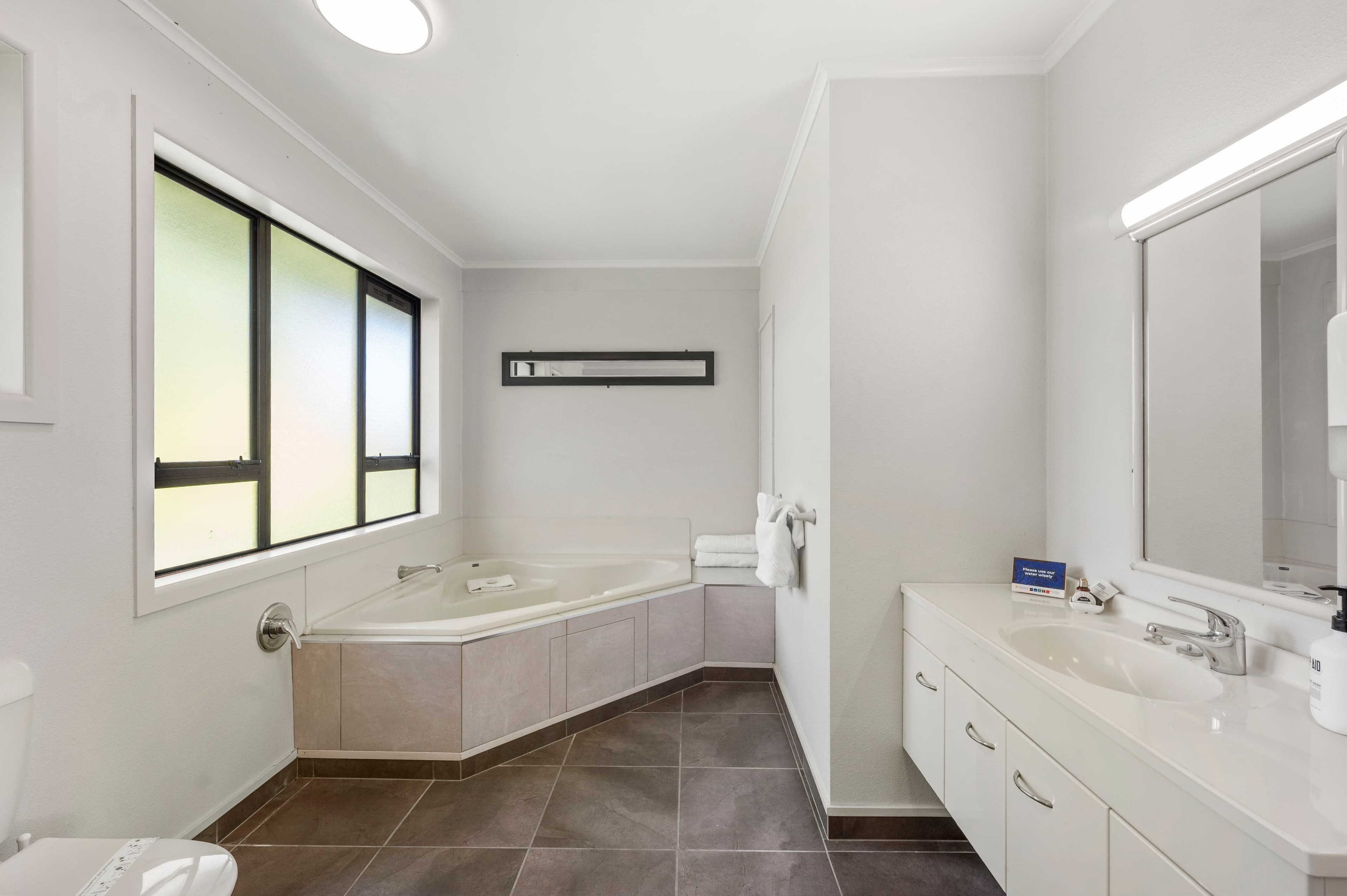 Quality Inn Acapulco Taupo — 127