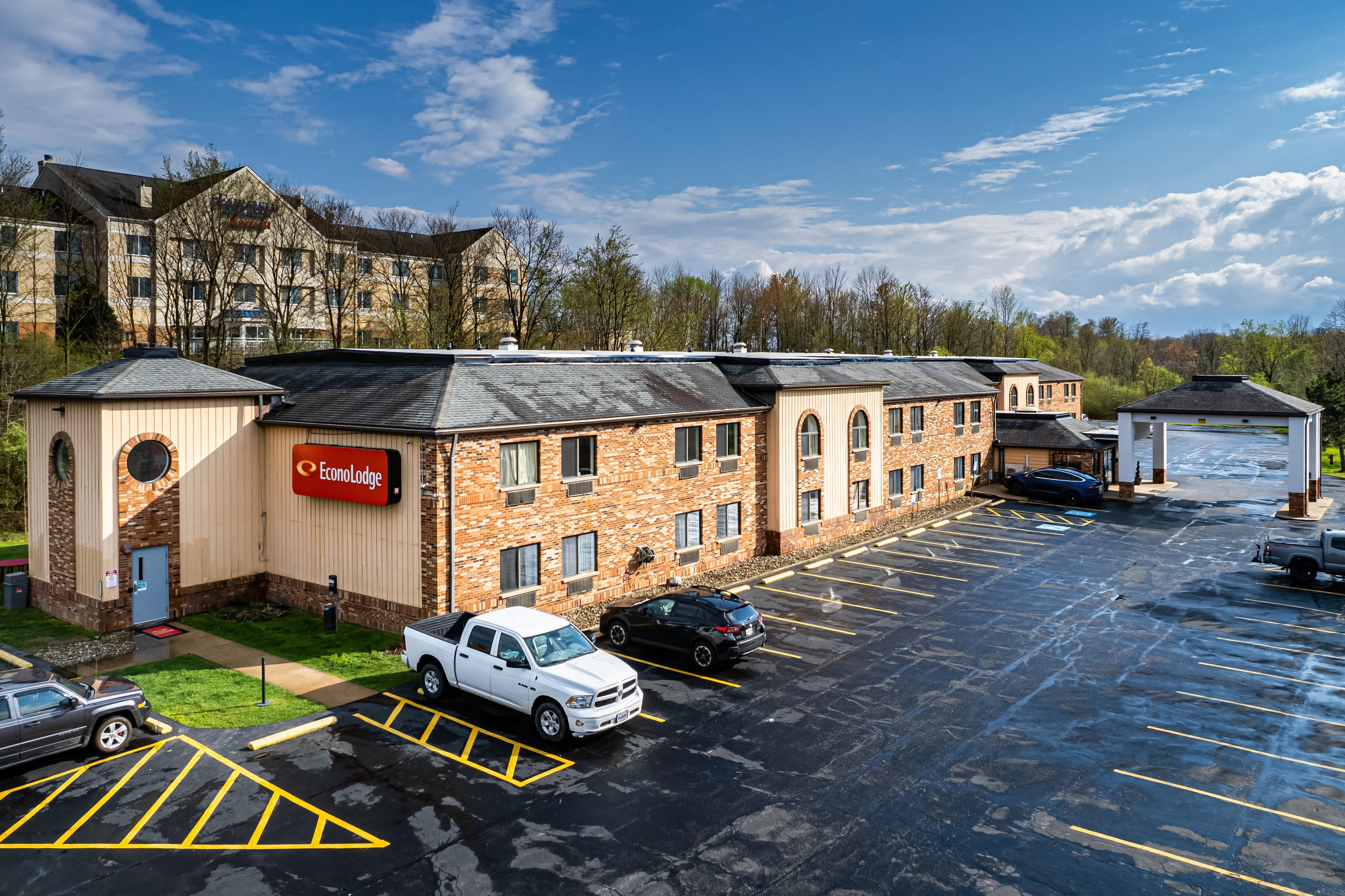 Econo Lodge Cleveland Southeast - Kent - Image 1