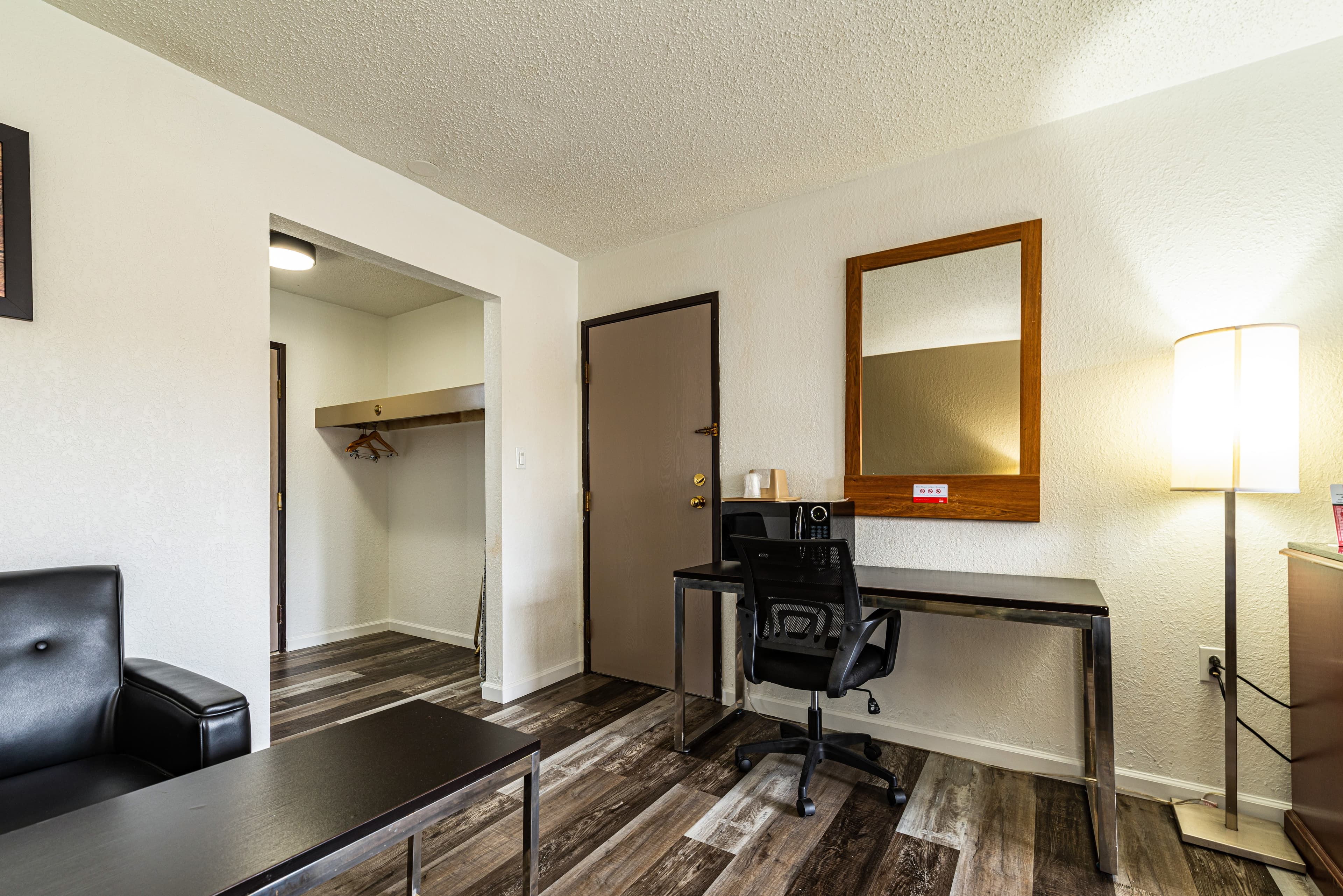Econo Lodge Cleveland Southeast - Kent — 10
