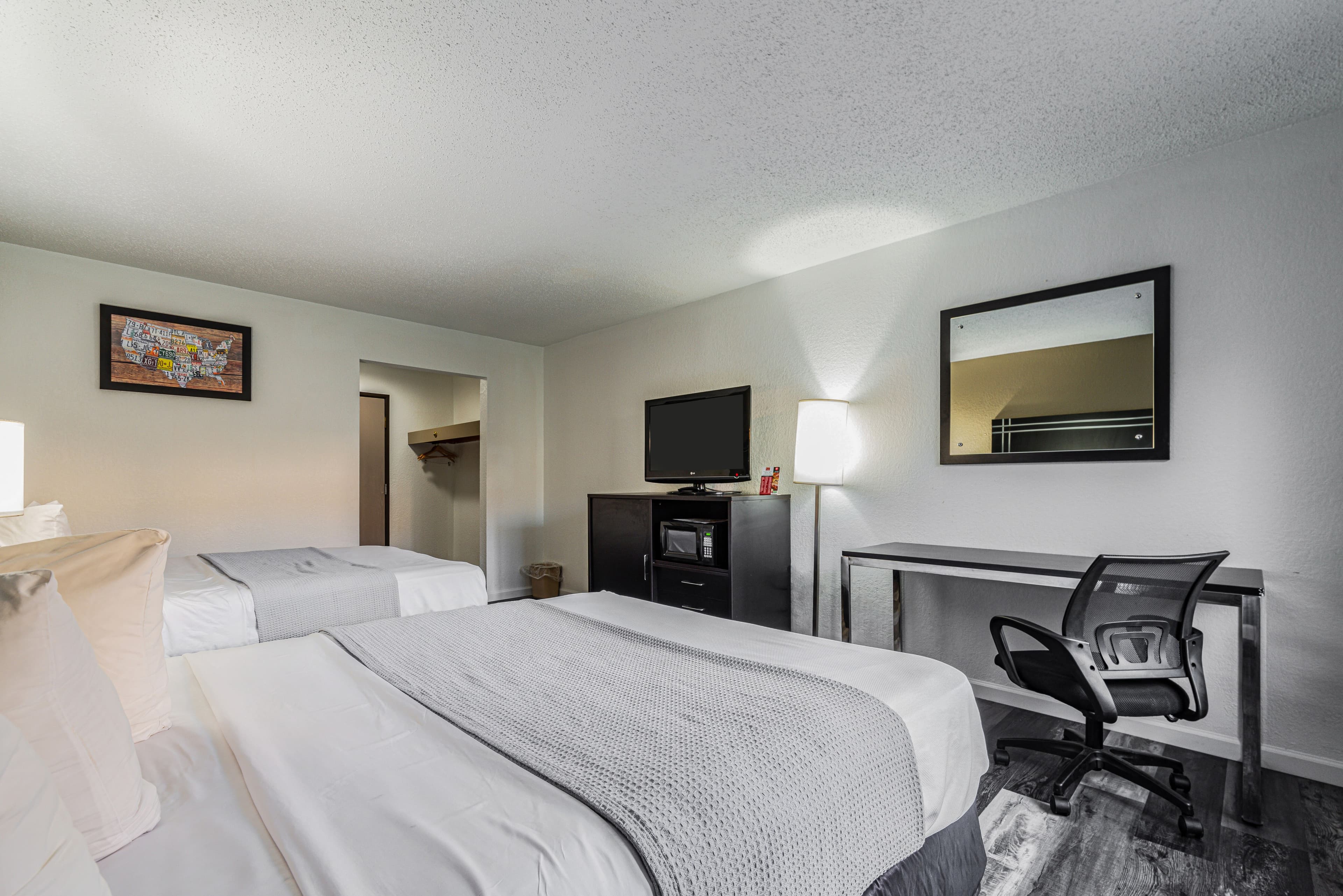 Econo Lodge Cleveland Southeast - Kent — 32