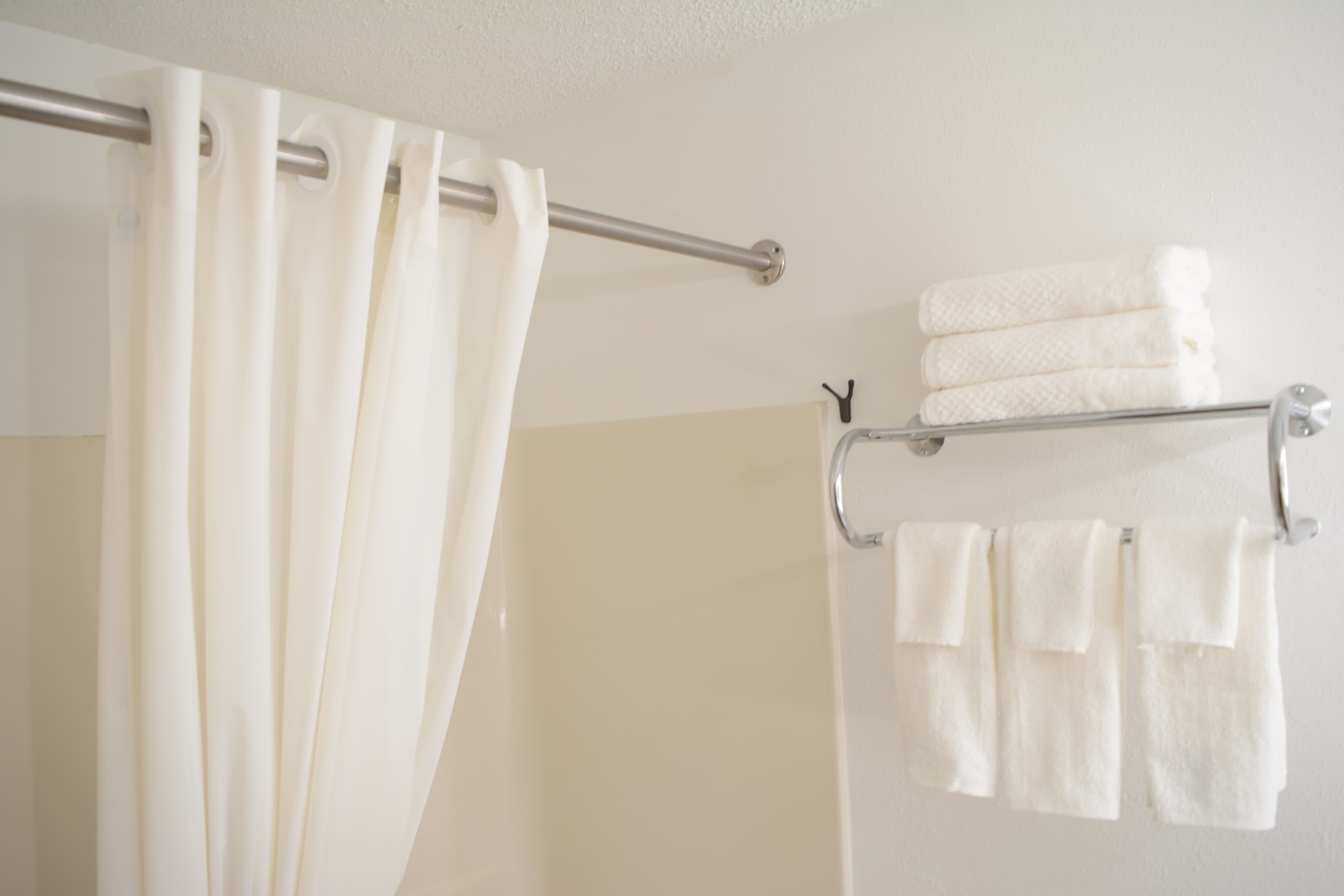 Econo Lodge Cleveland Southeast - Kent — 24