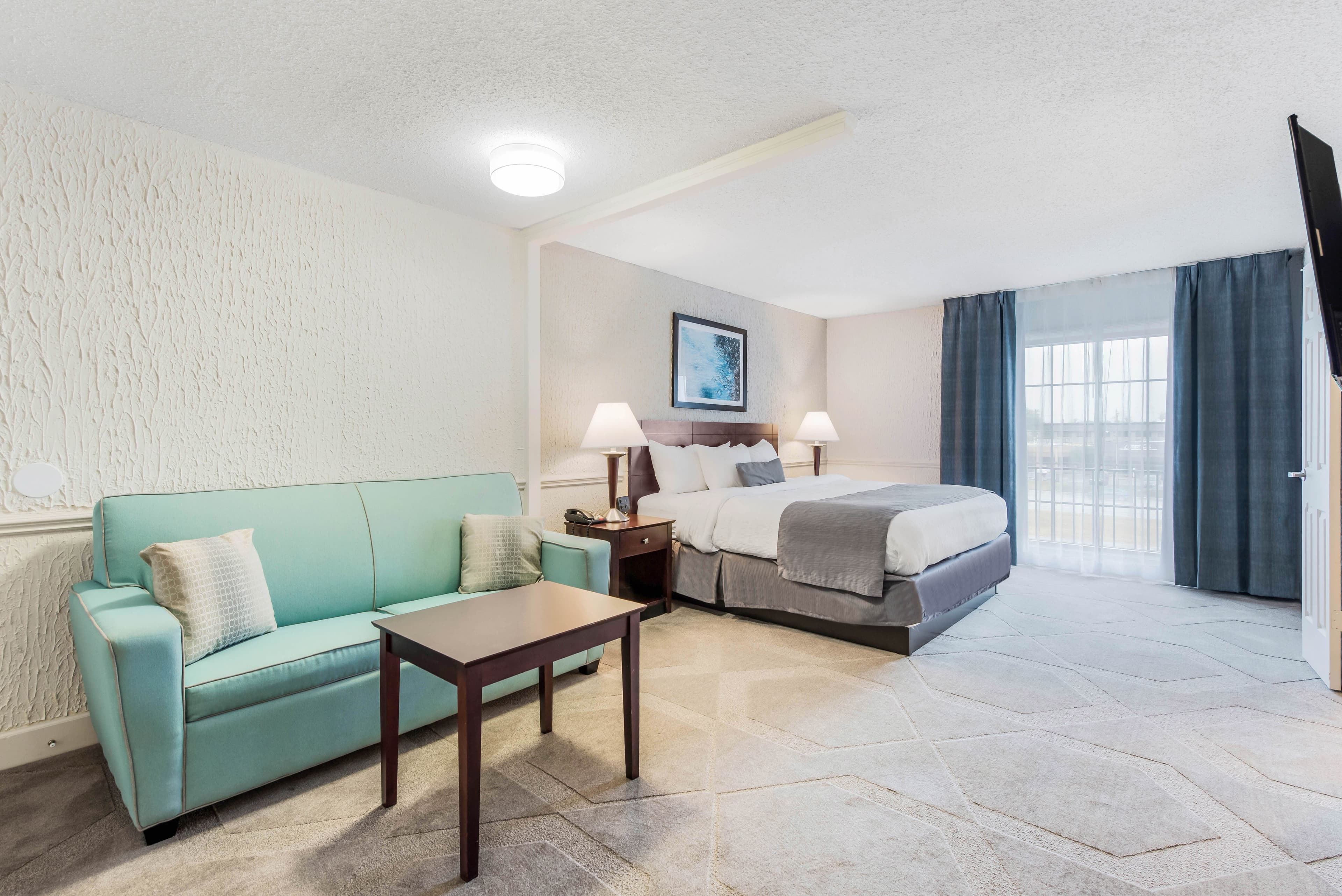 The Blu Hotel Blue Ash Cincinnati, an Ascend Collection Hotel — 24