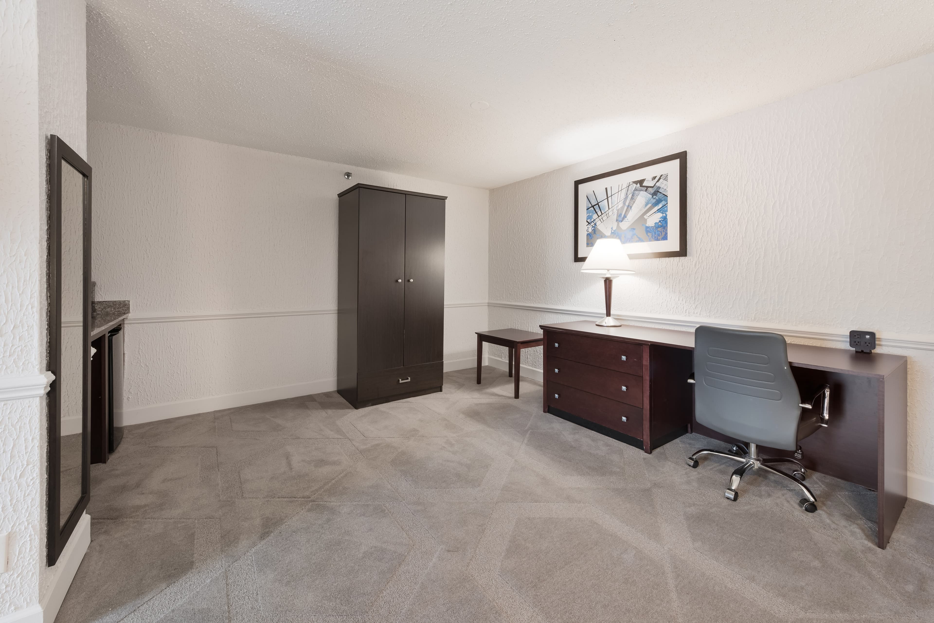 The Blu Hotel Blue Ash Cincinnati, an Ascend Collection Hotel — 11