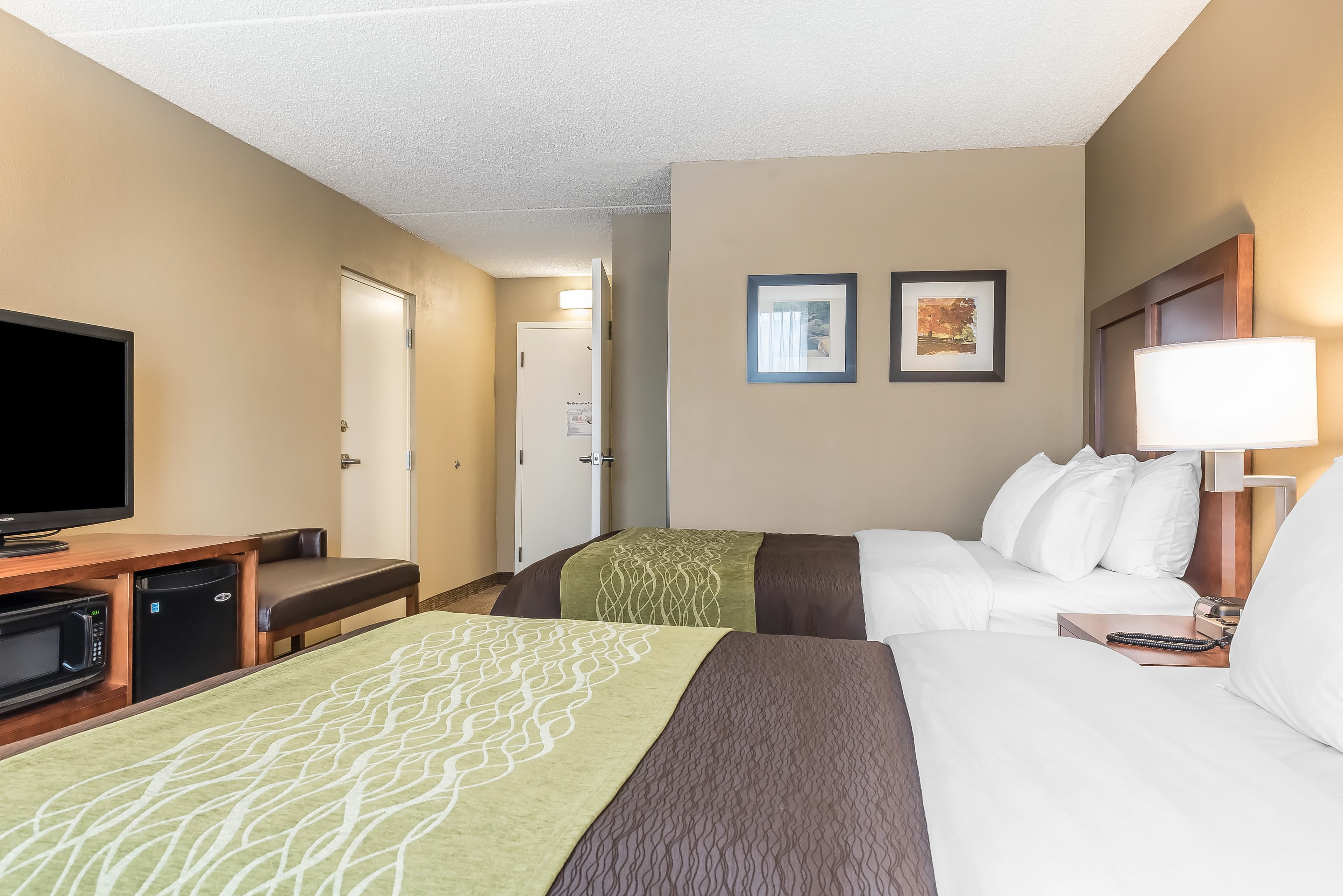 Comfort Inn & Suites Piqua-Near Troy-I75 — 19
