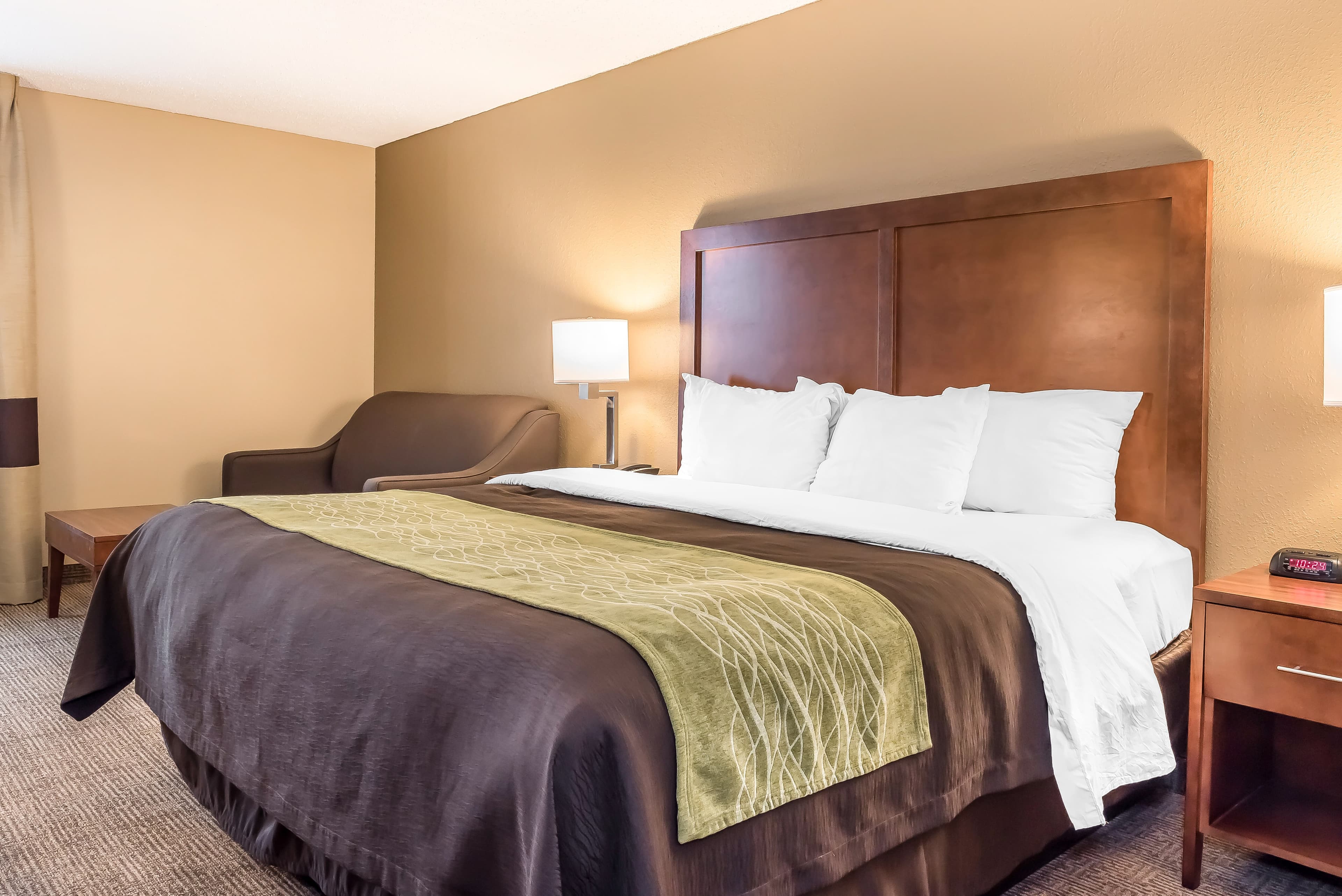 Comfort Inn & Suites Piqua-Near Troy-I75 - Image 4