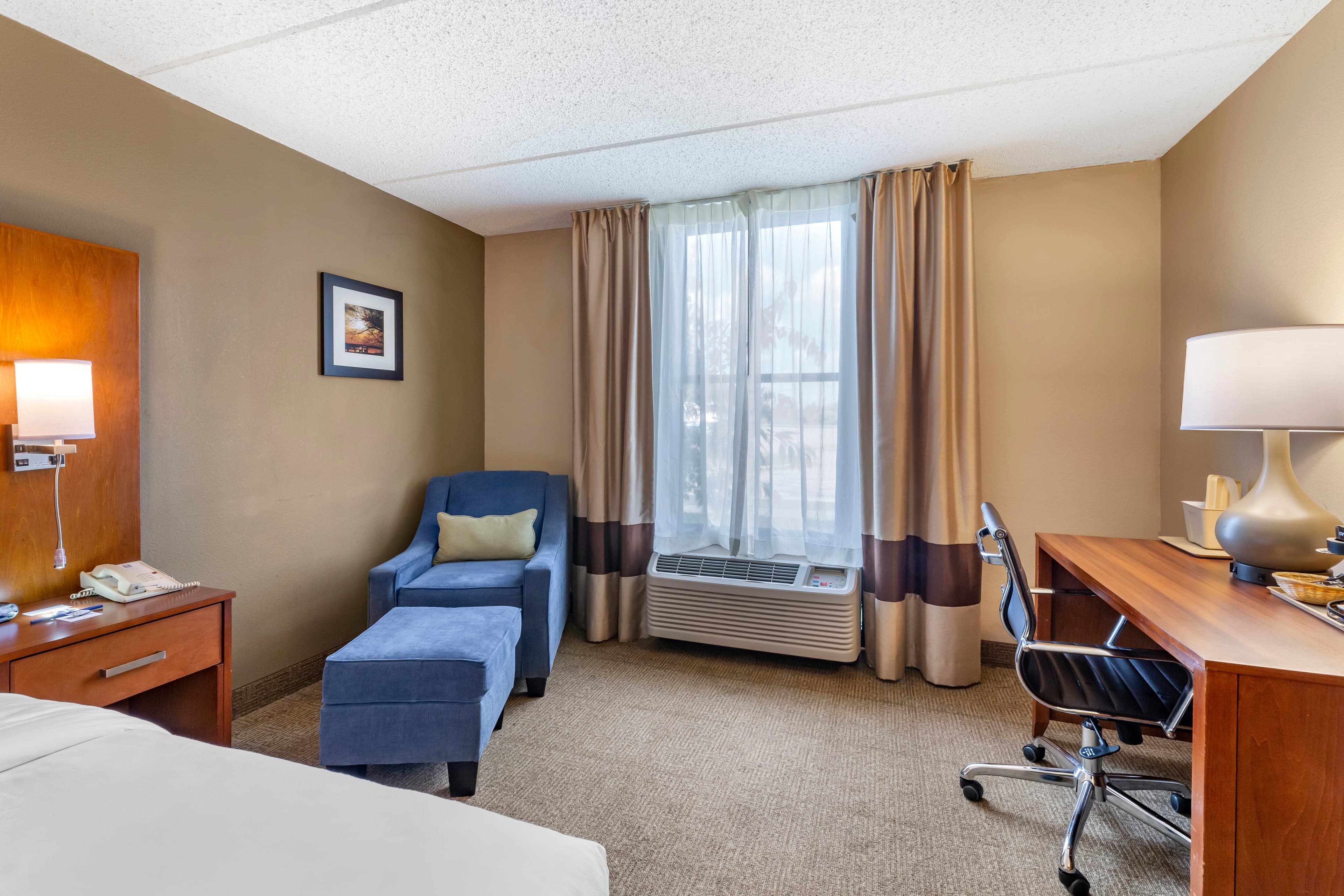 Comfort Inn Alliance - Image 4