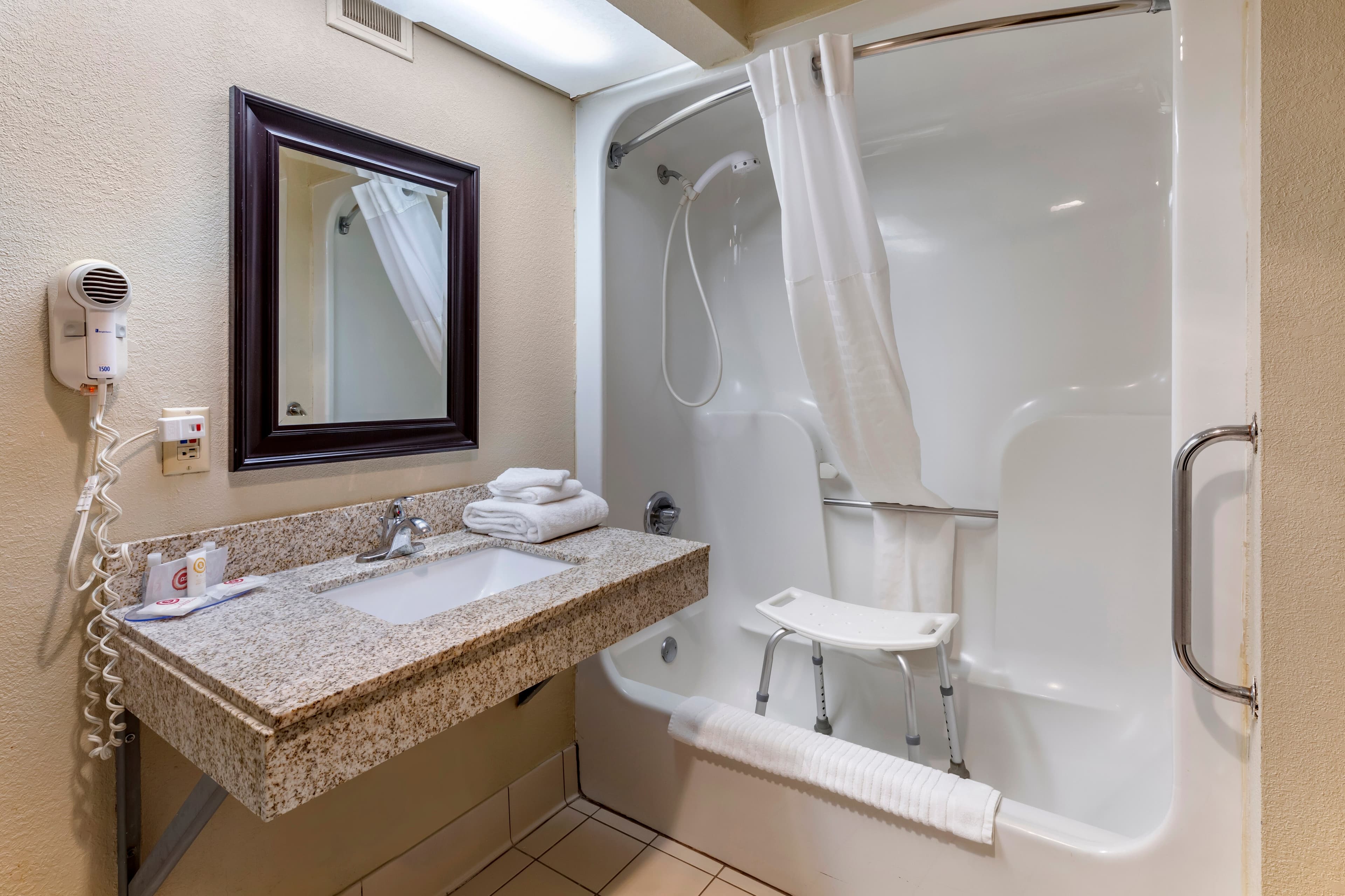 Comfort Inn Alliance - Image 5