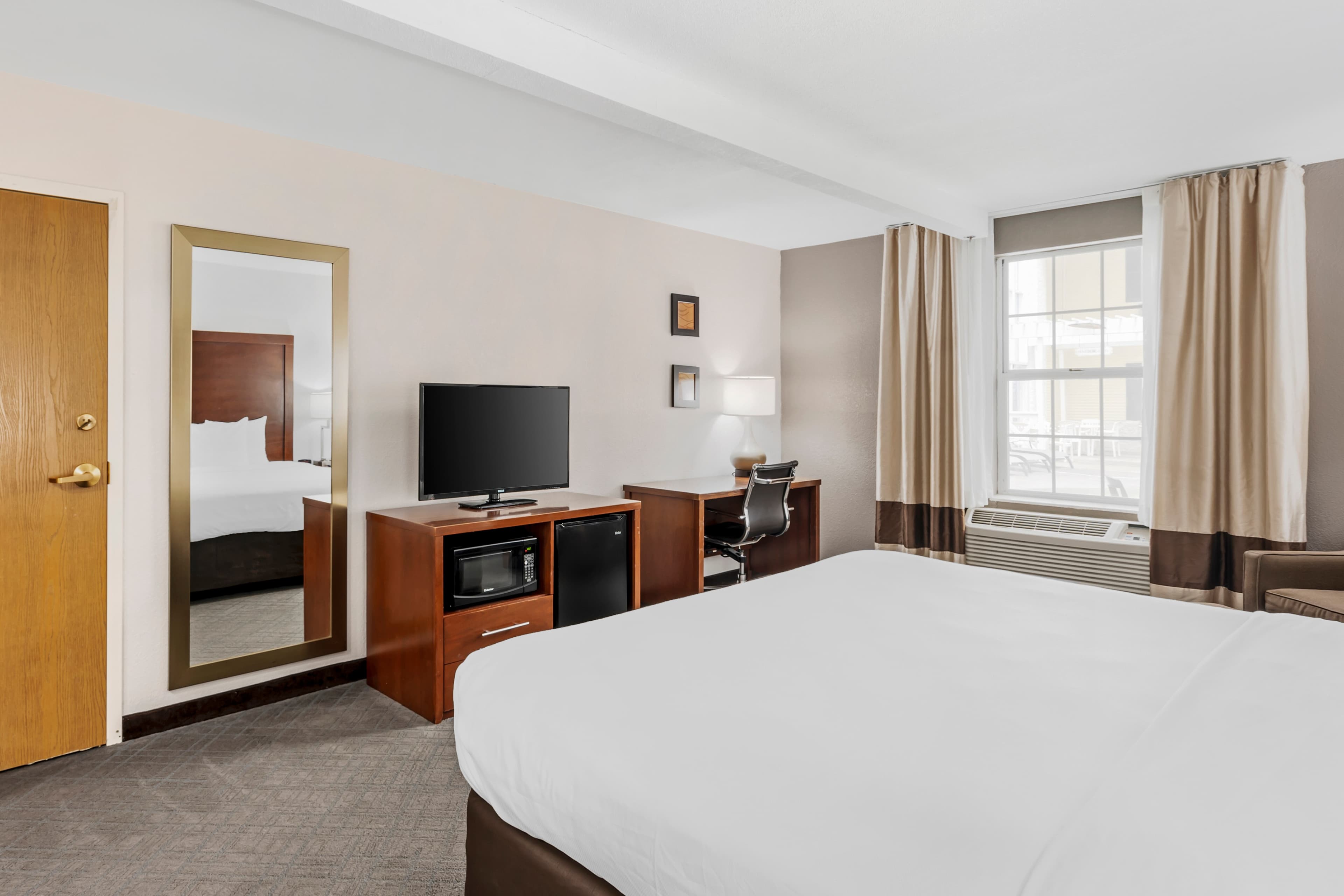 Comfort Inn Splash Harbor - Image 5