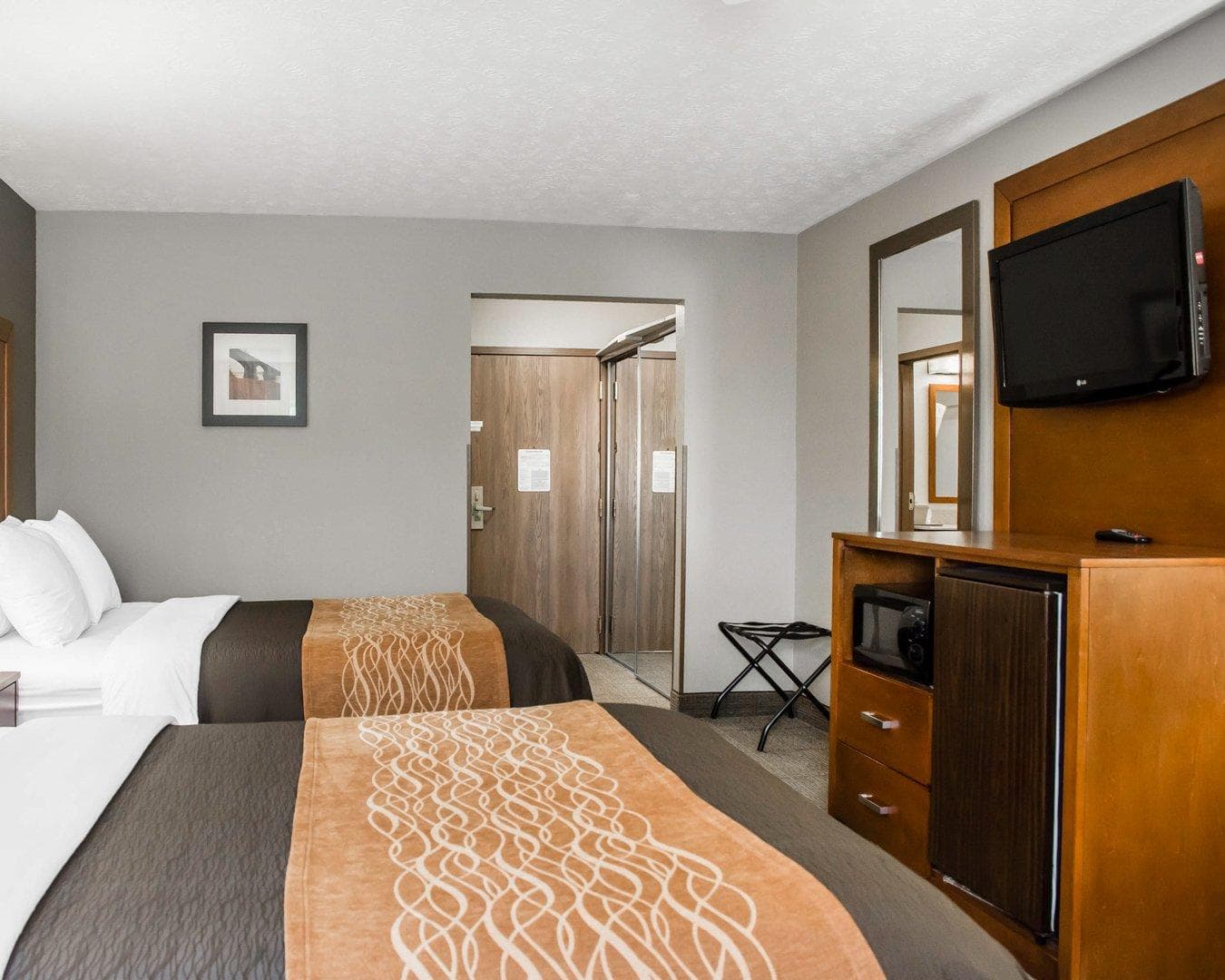 Comfort Inn Bellefontaine - Image 5