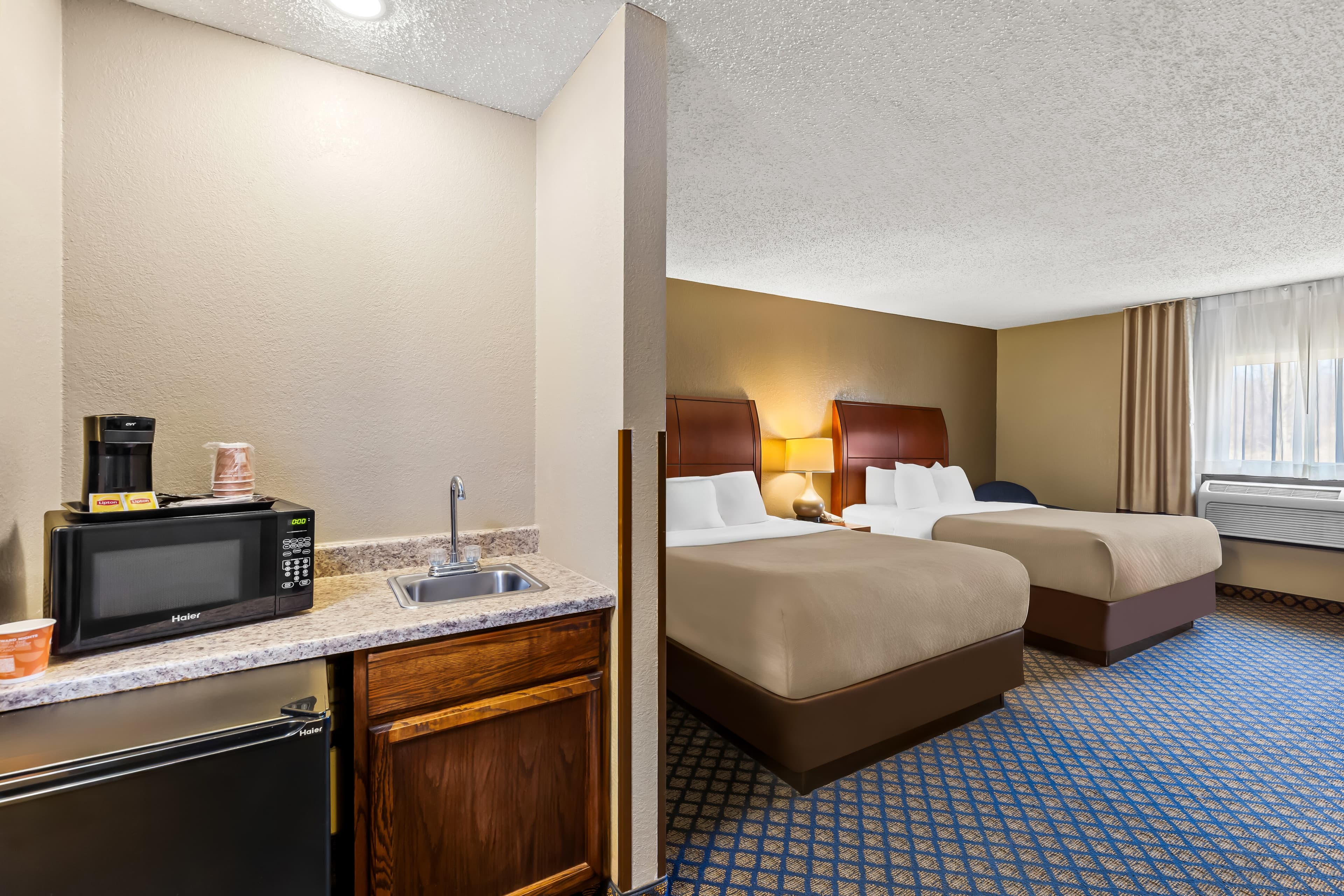 Quality Inn & Suites Seville - Image 2