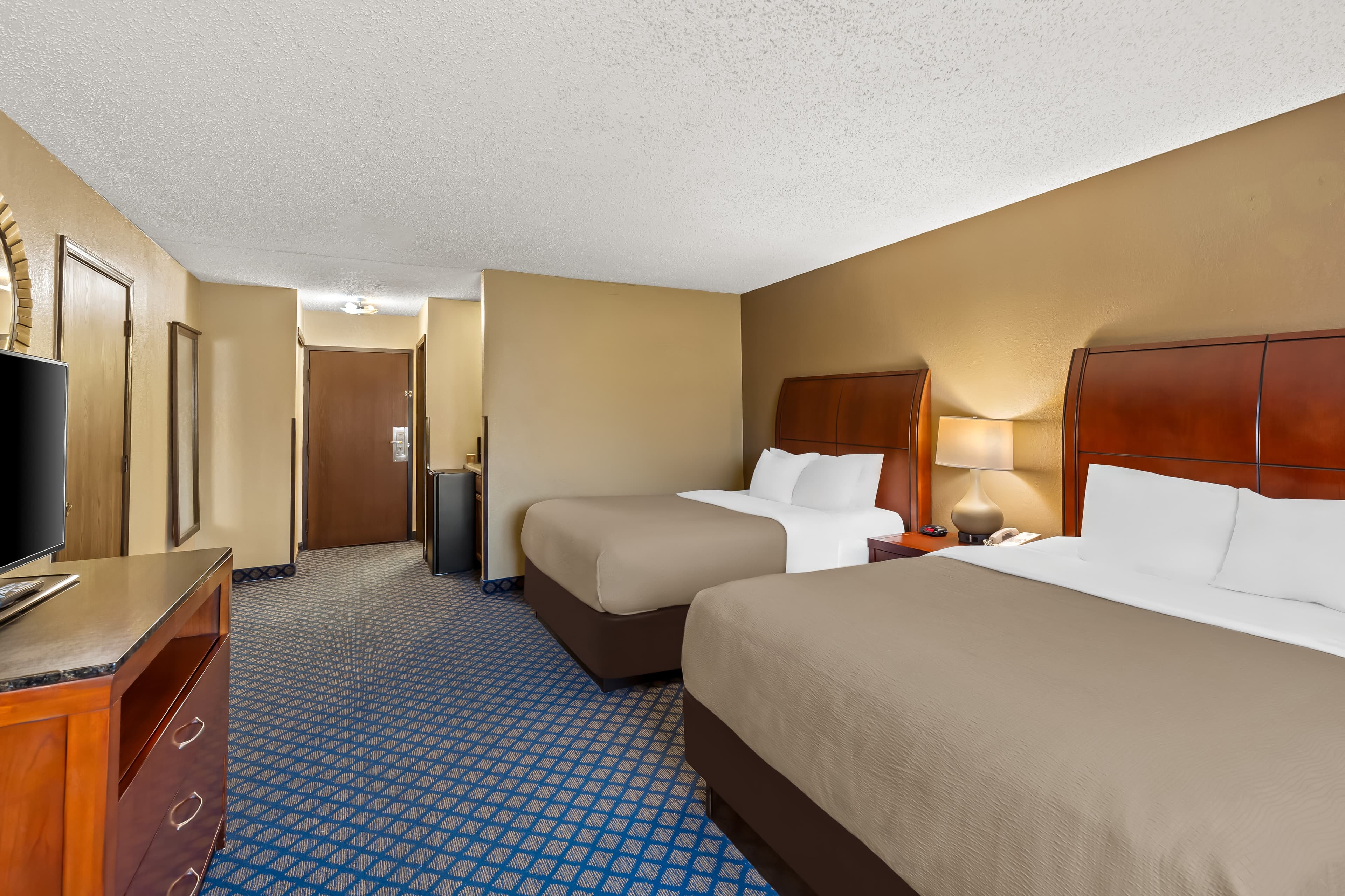 Quality Inn & Suites Seville - Image 4