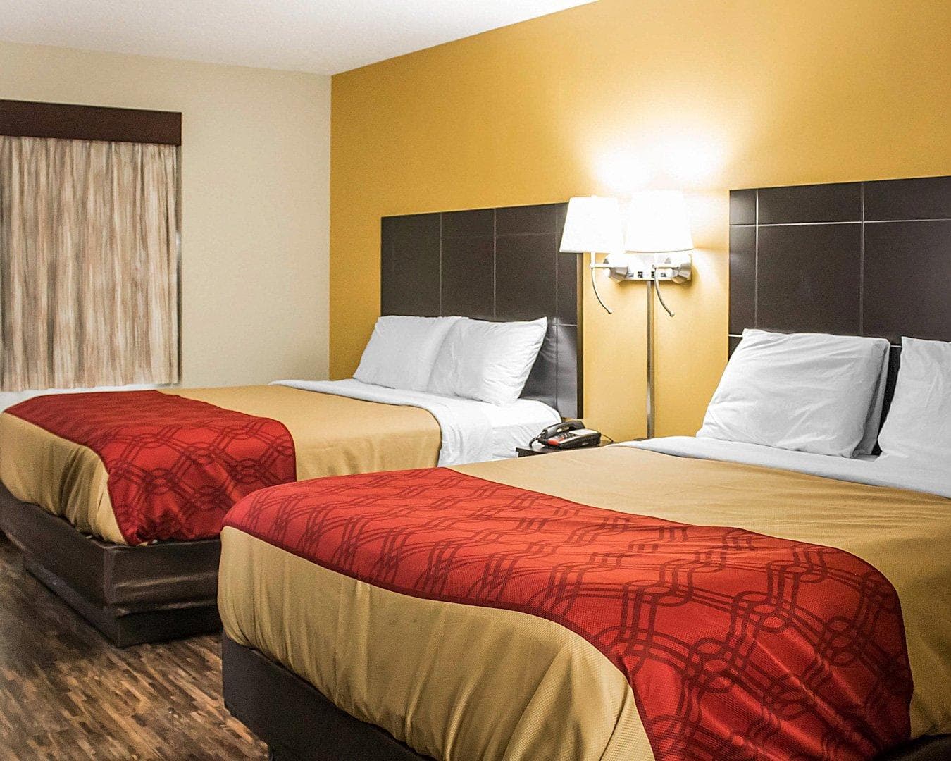 Econo Lodge Columbus West - Image 4