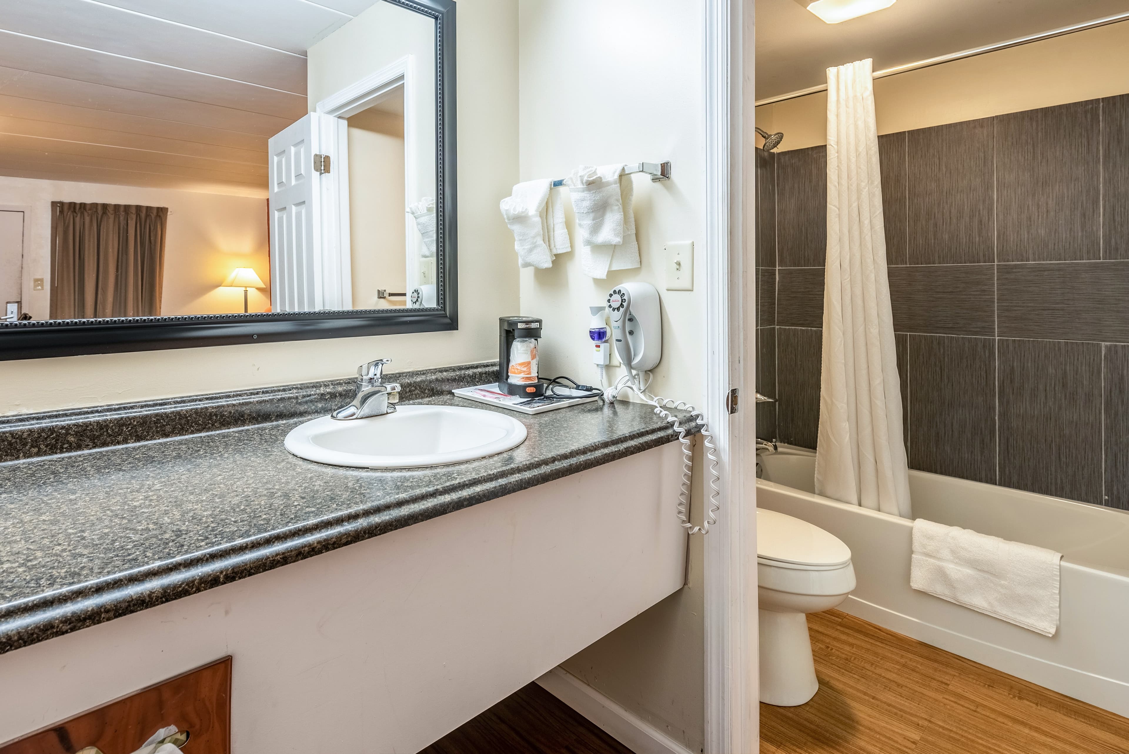 Econo Lodge Franklin - Springboro — 6