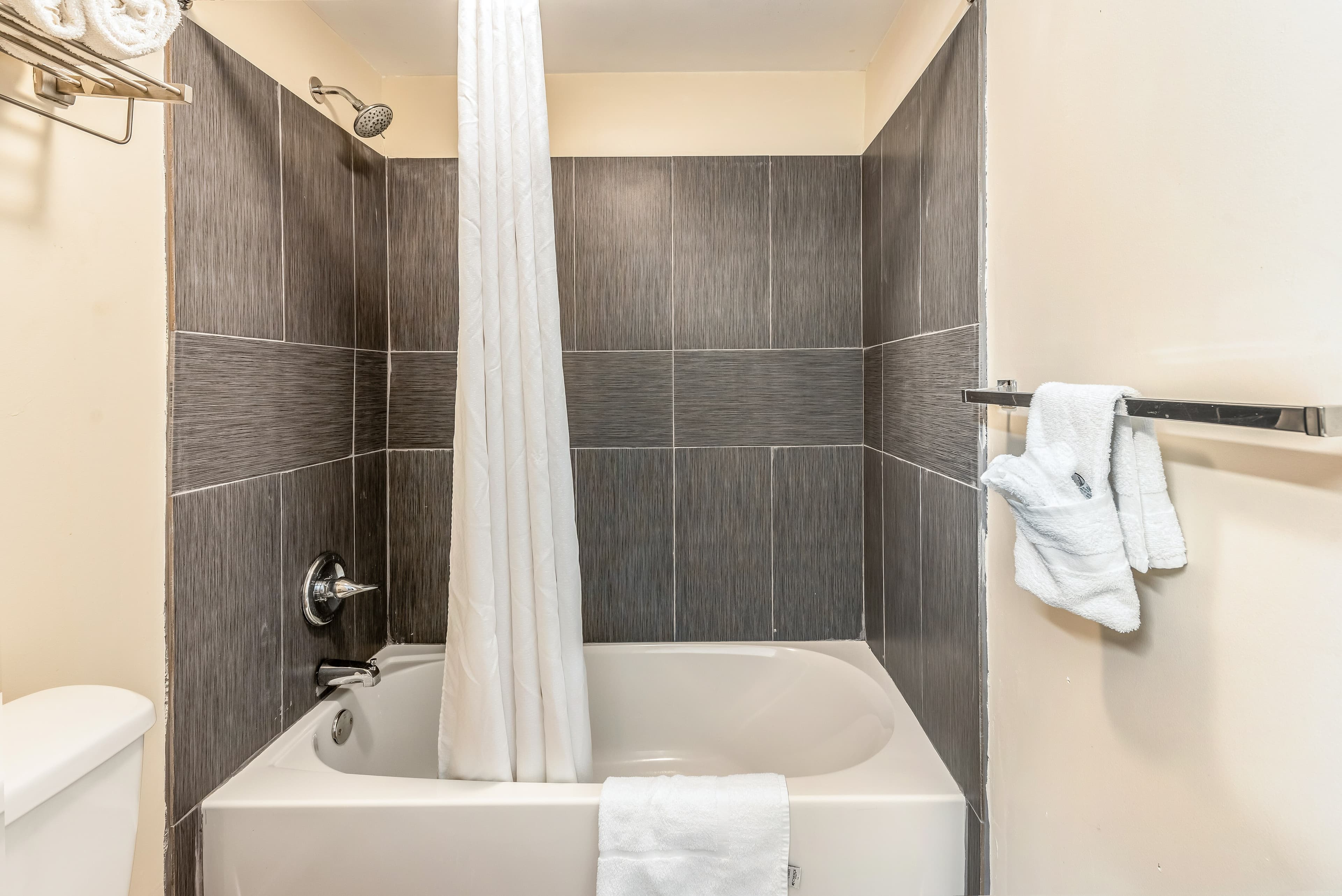 Econo Lodge Franklin - Springboro — 8