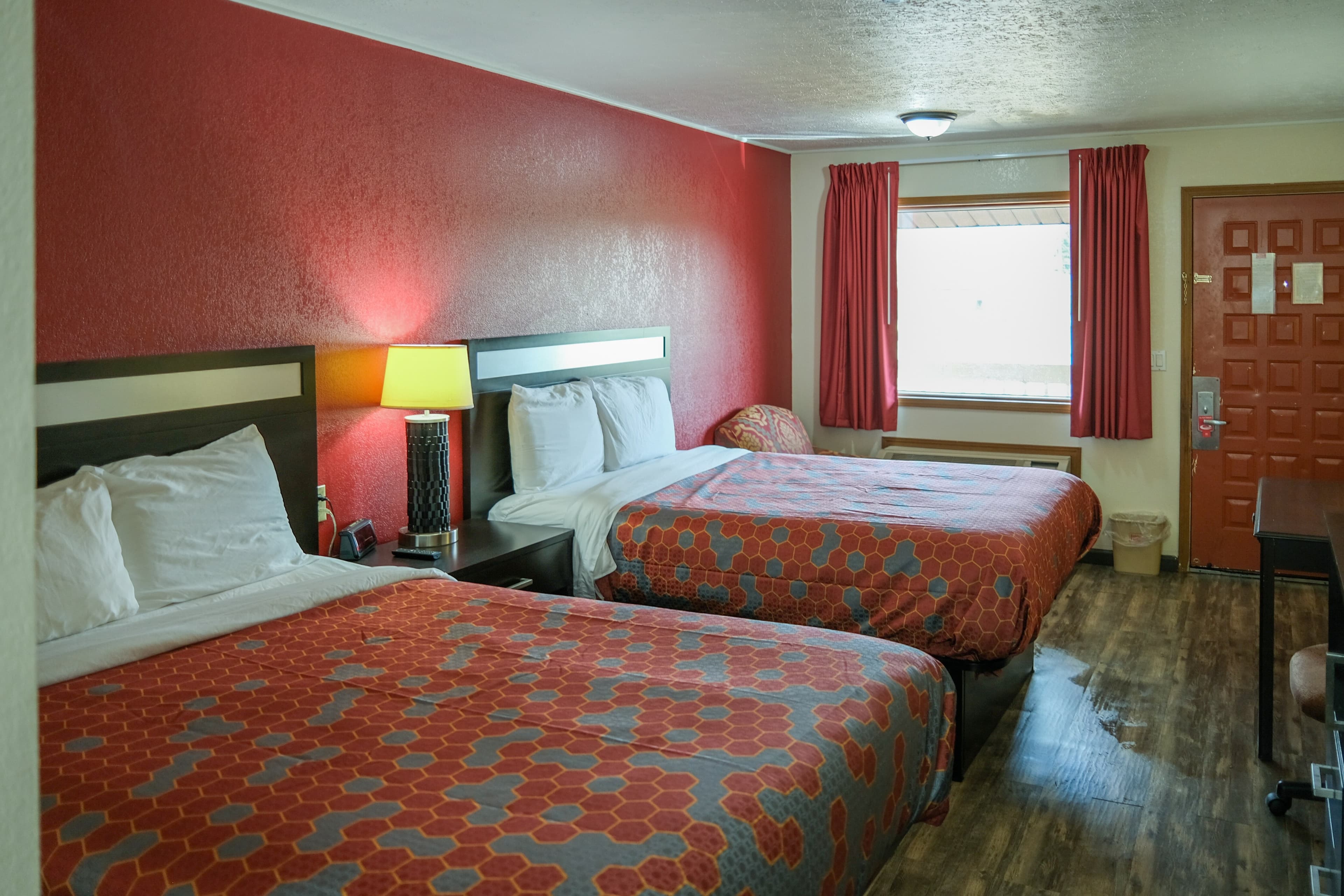 Econo Lodge Wooster - Image 2