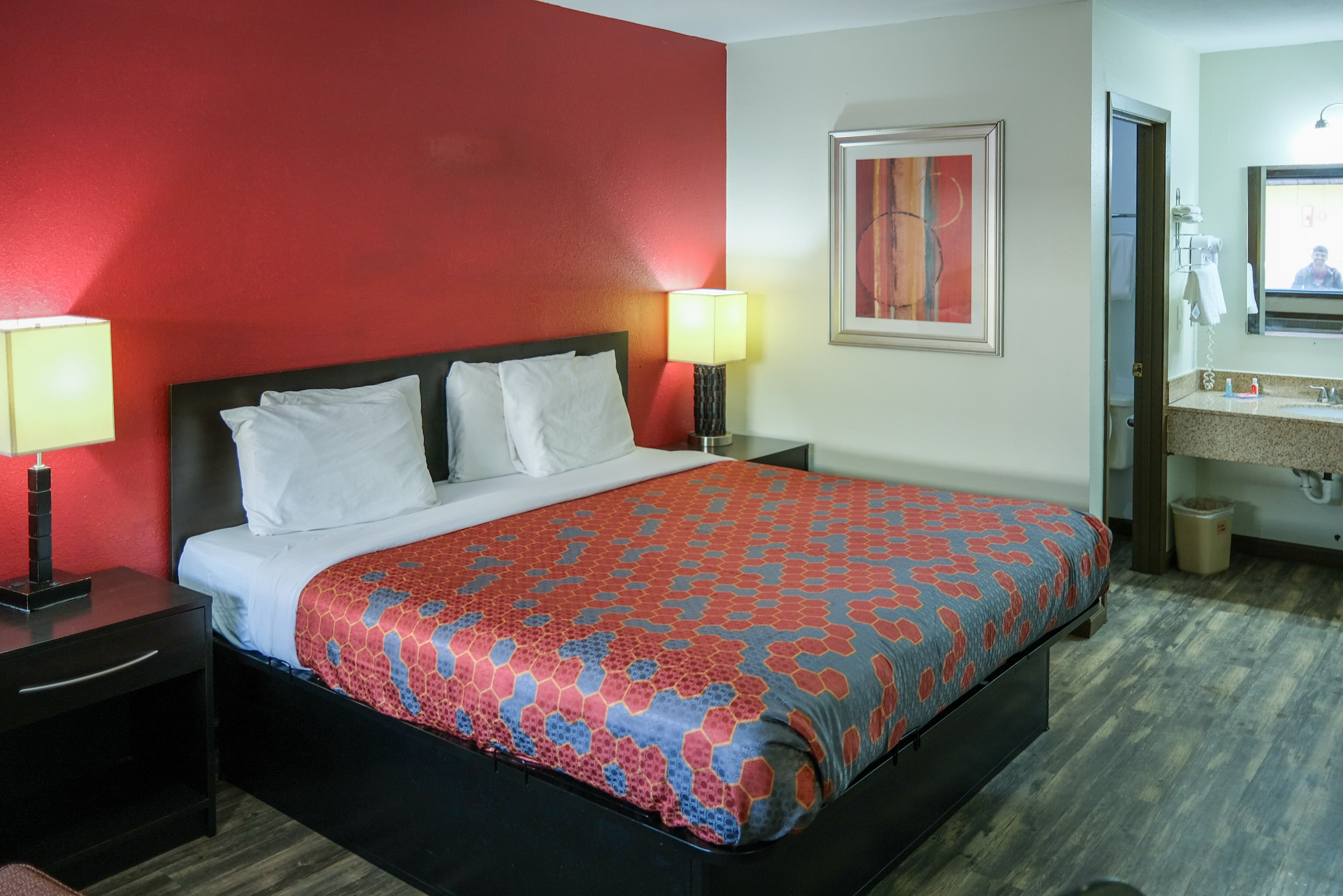 Econo Lodge Wooster — 6