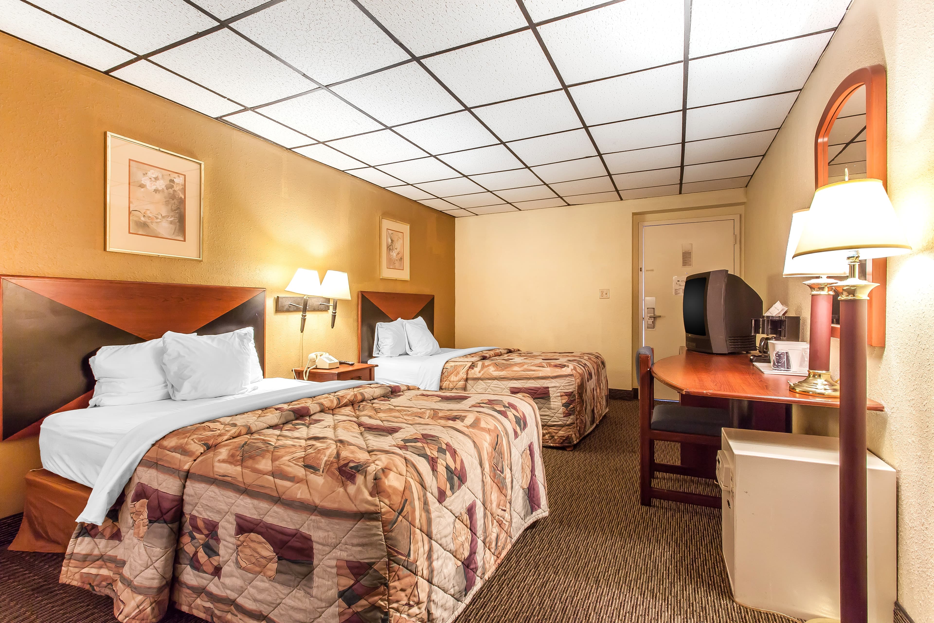 Rodeway Inn Sandusky North — 7
