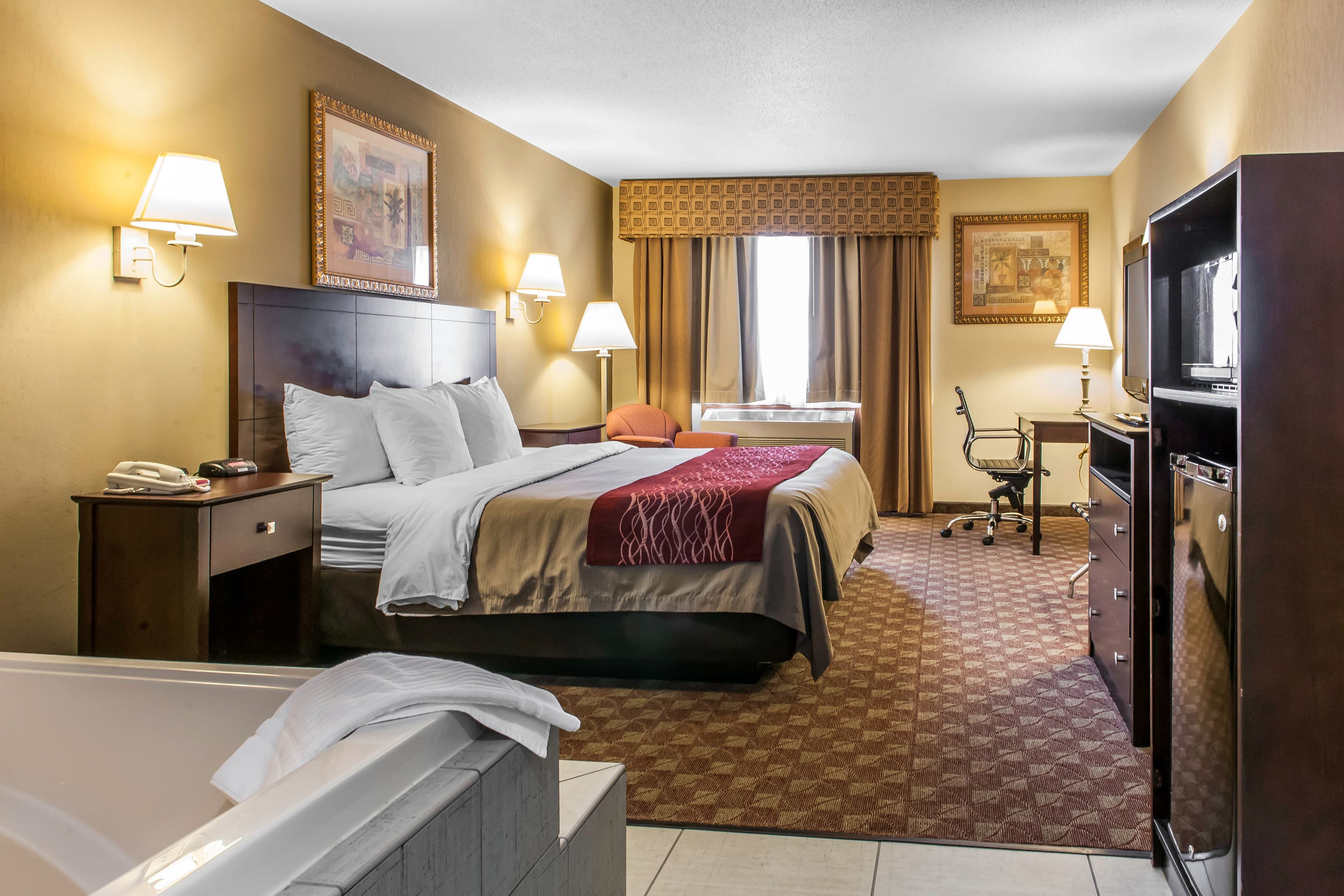 Quality Inn Defiance - Image 5