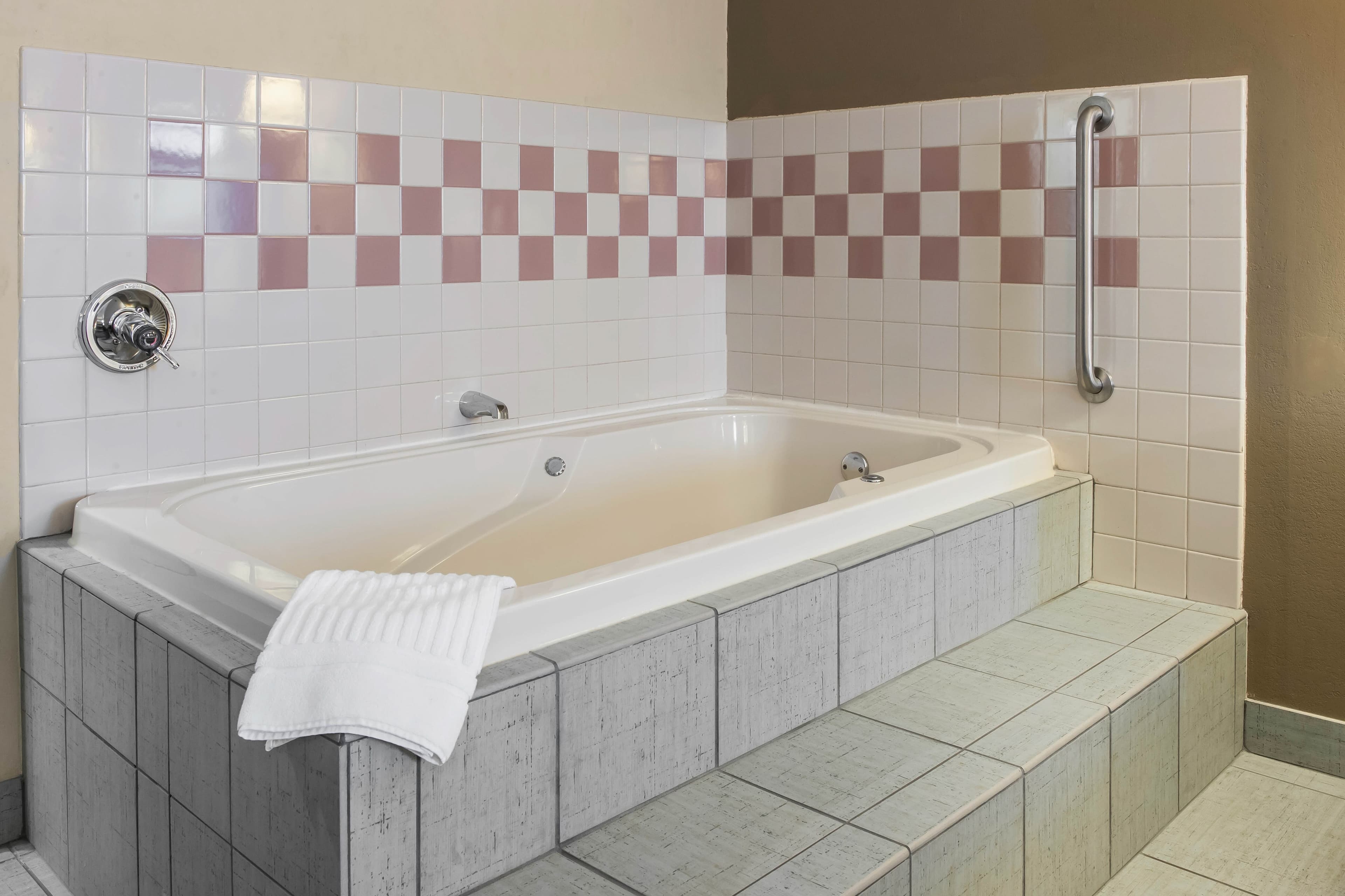 Quality Inn Defiance — 6