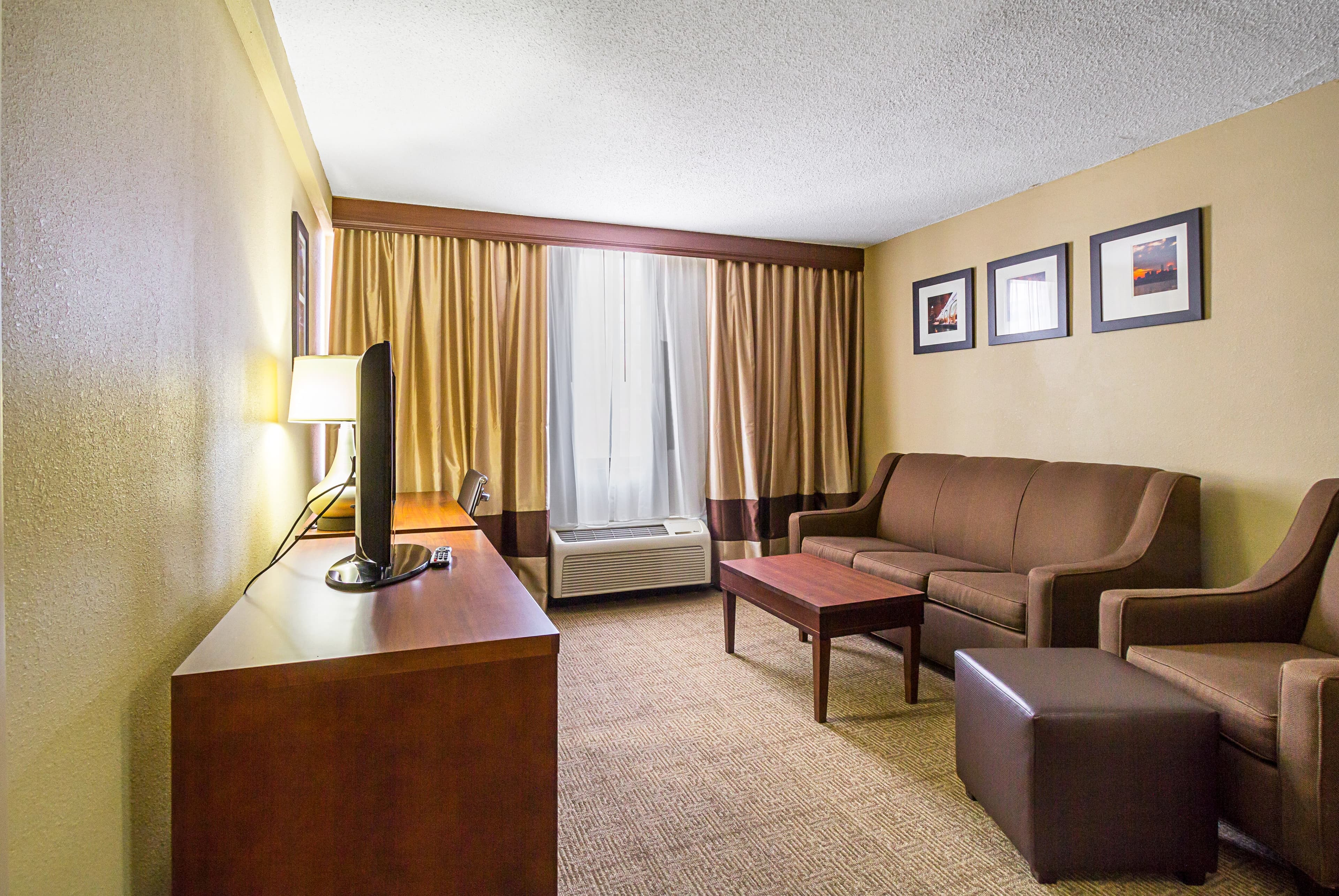 Comfort Inn Cleveland Downtown — 8