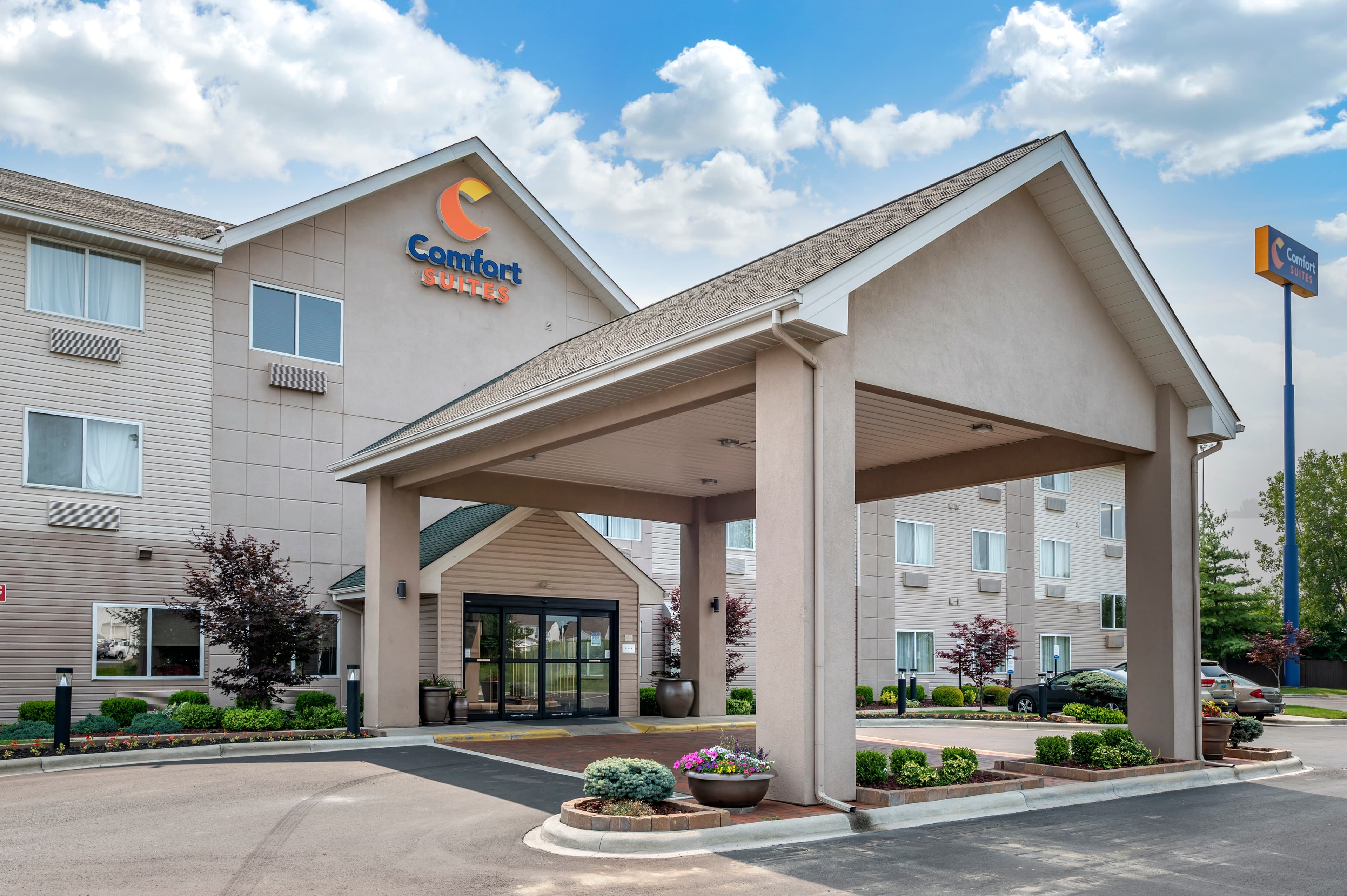 Comfort Suites Columbus West- Hilliard - Image 1