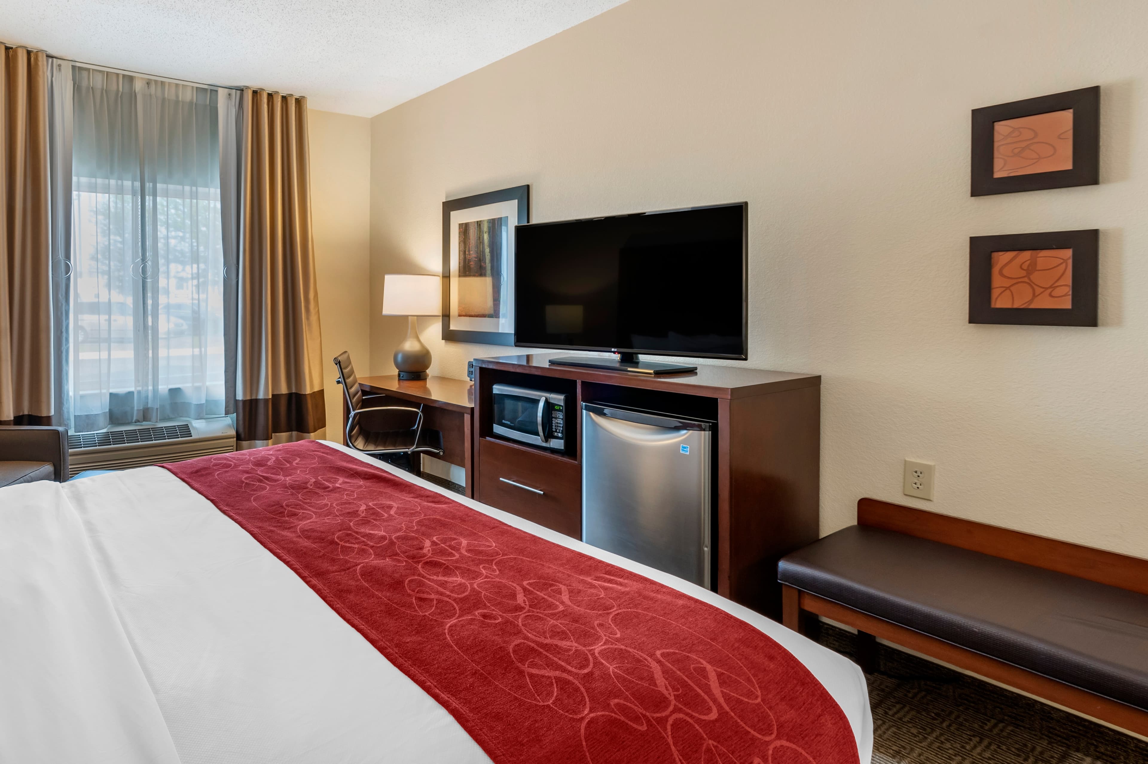 Comfort Suites Columbus West- Hilliard - Image 4