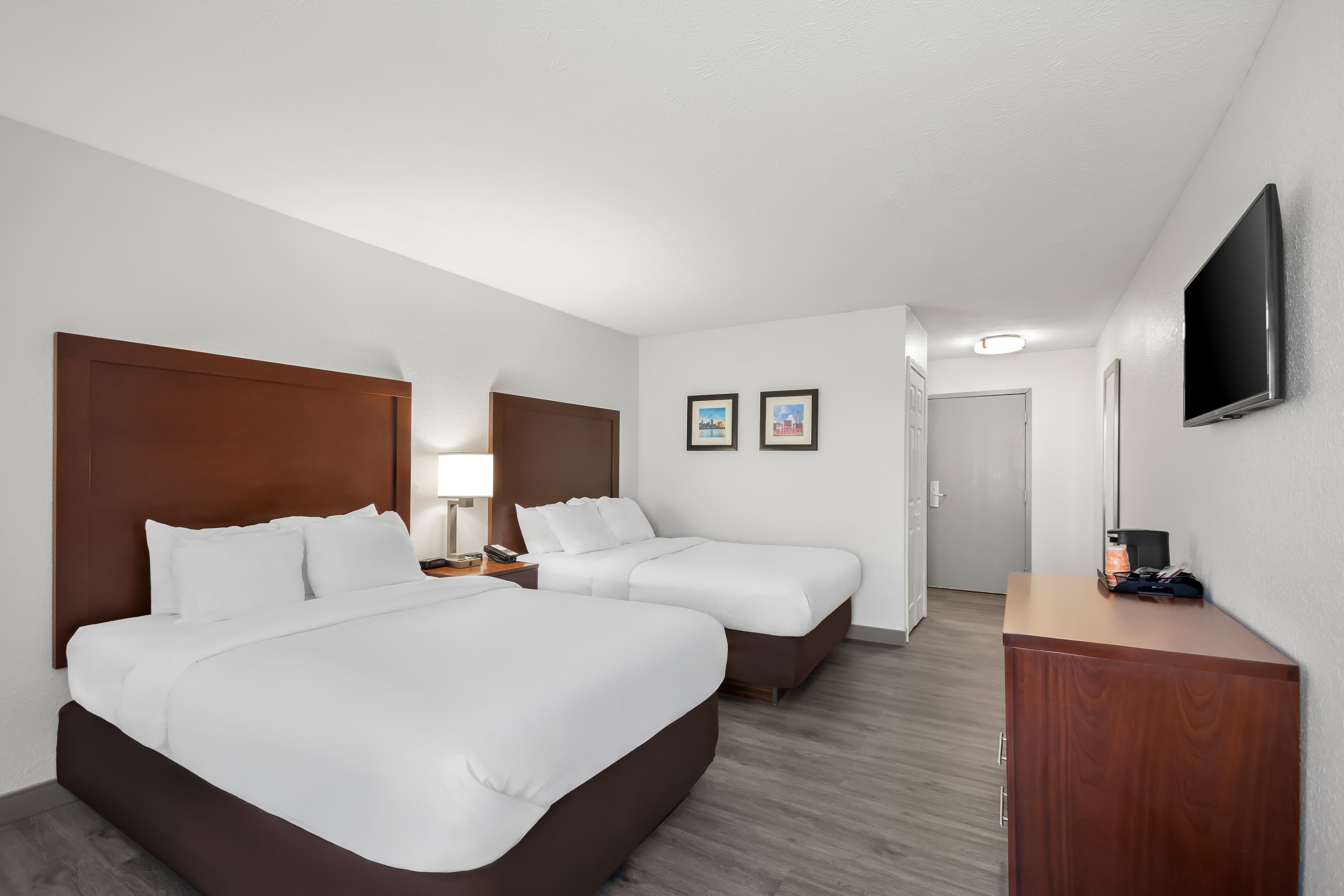 Comfort Inn & Suites Cincinnati Eastgate - Image 3