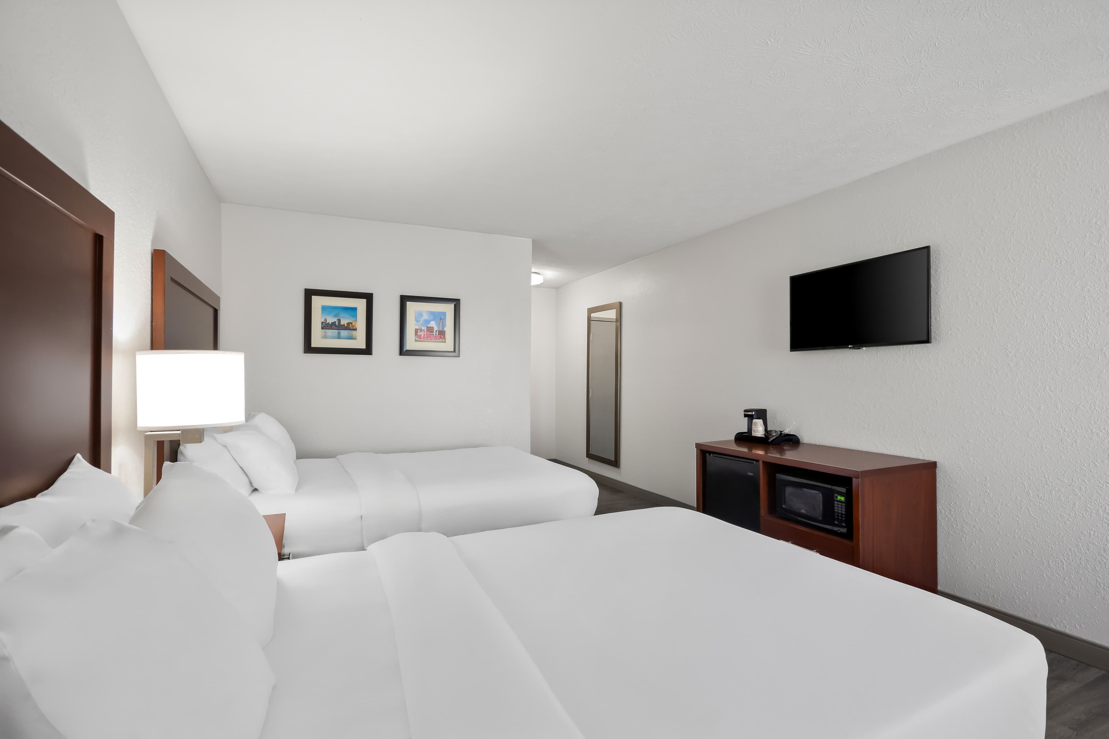 Comfort Inn & Suites Cincinnati Eastgate - Image 4
