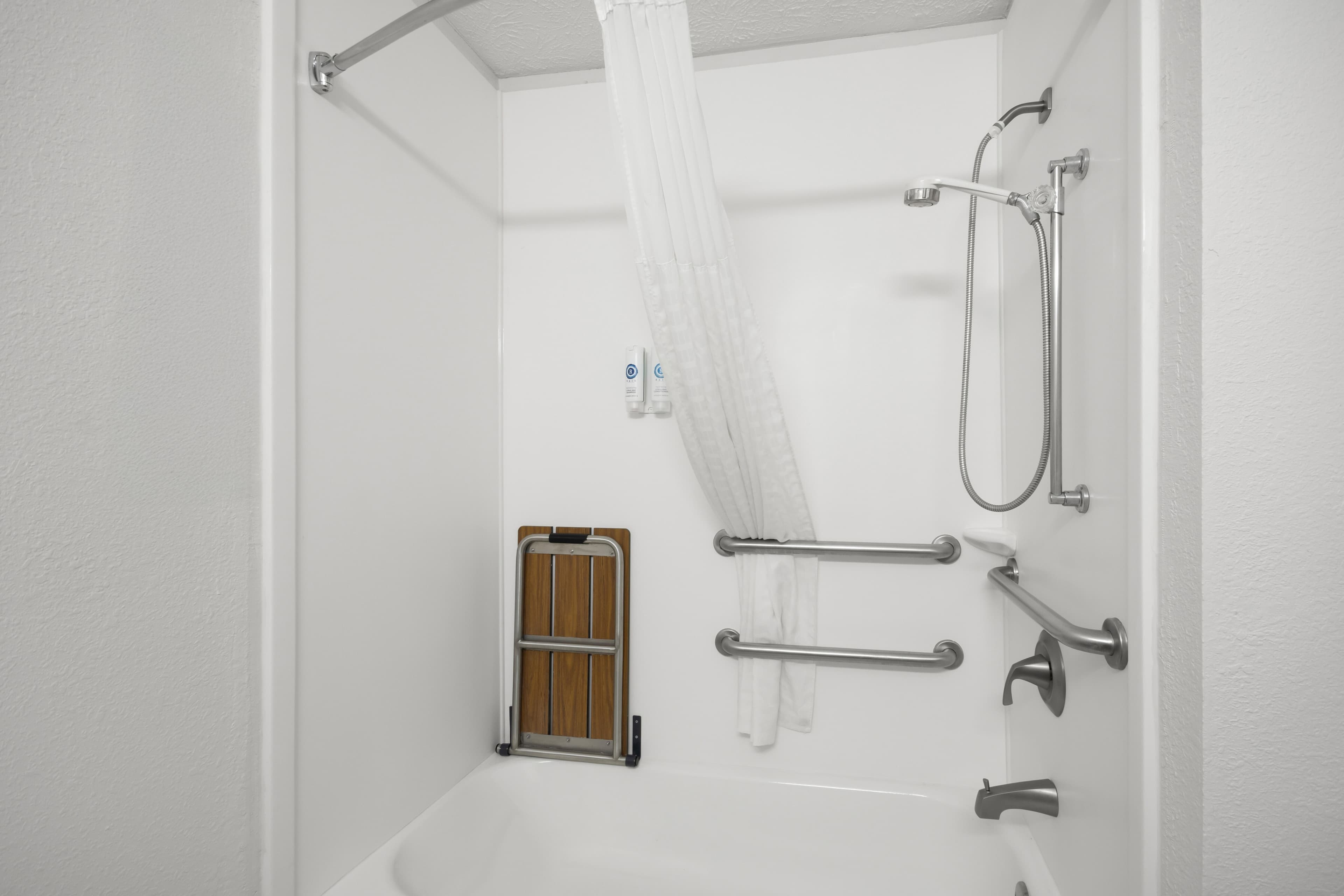 Comfort Inn & Suites Cincinnati Eastgate — 10